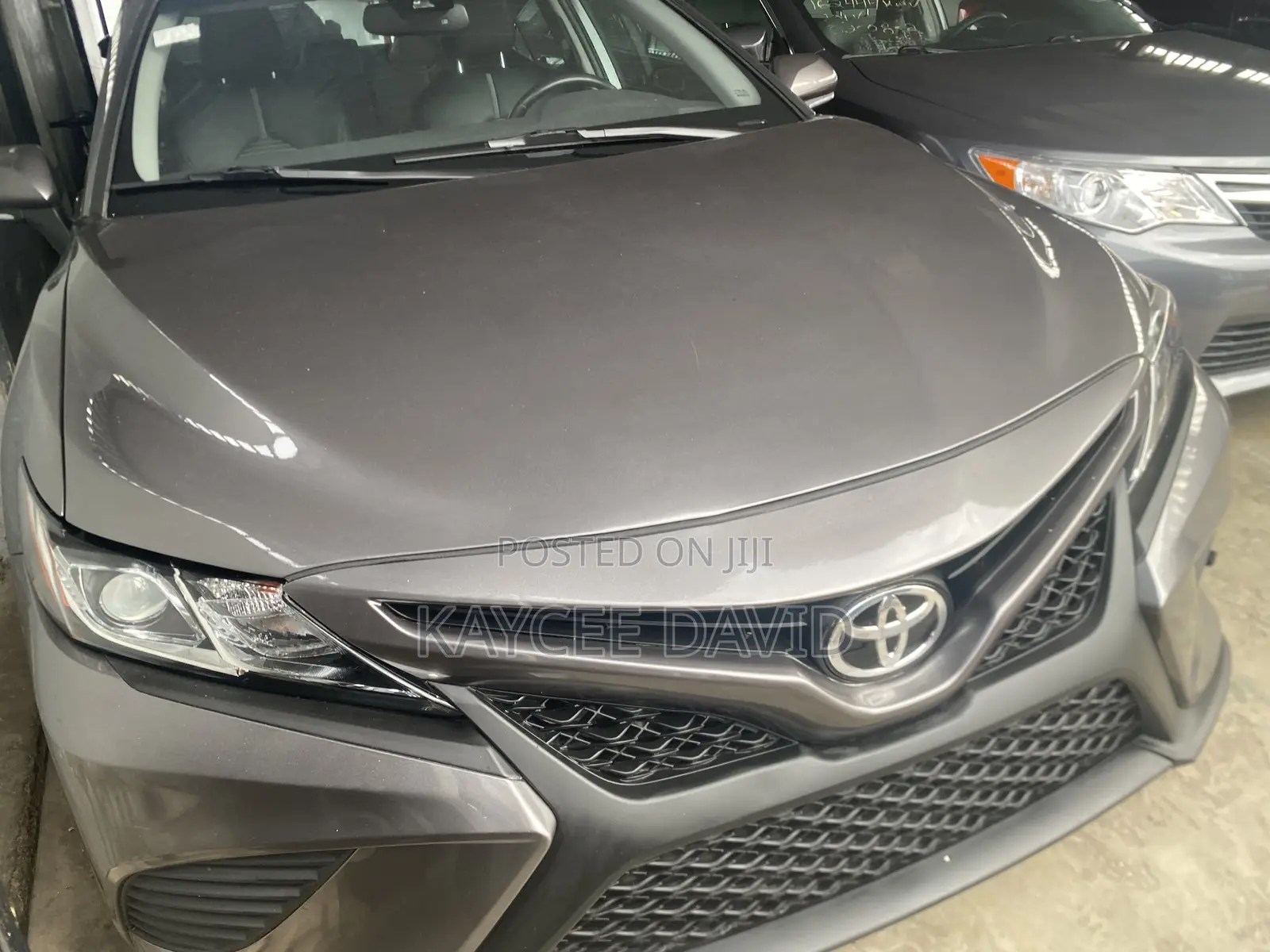 Toyota Camry SE FWD 2020 Gray