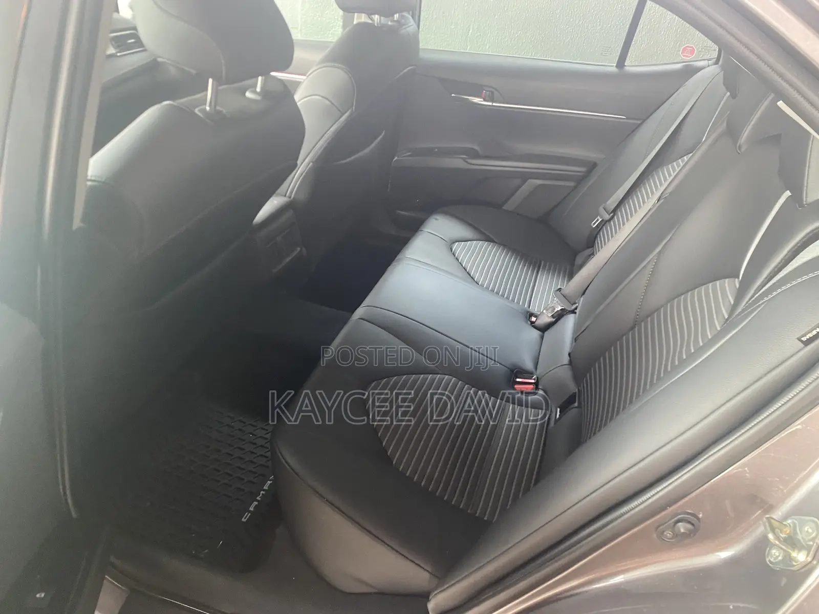 Toyota Camry SE FWD 2020 Gray