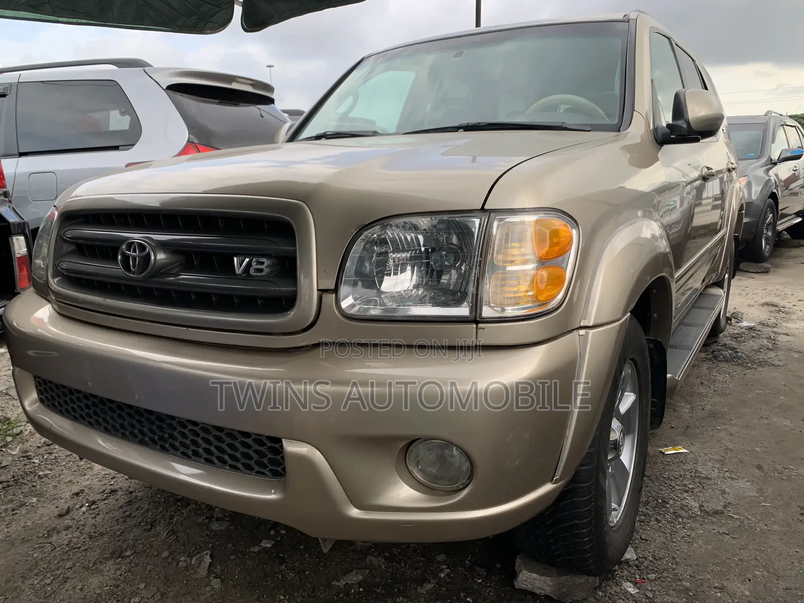 Toyota Sequoia 2004 Gold