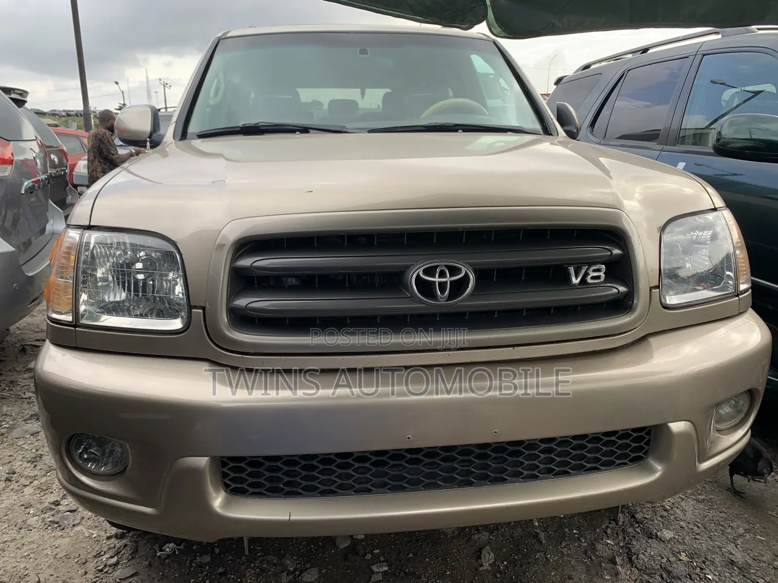Toyota Sequoia 2004 Gold