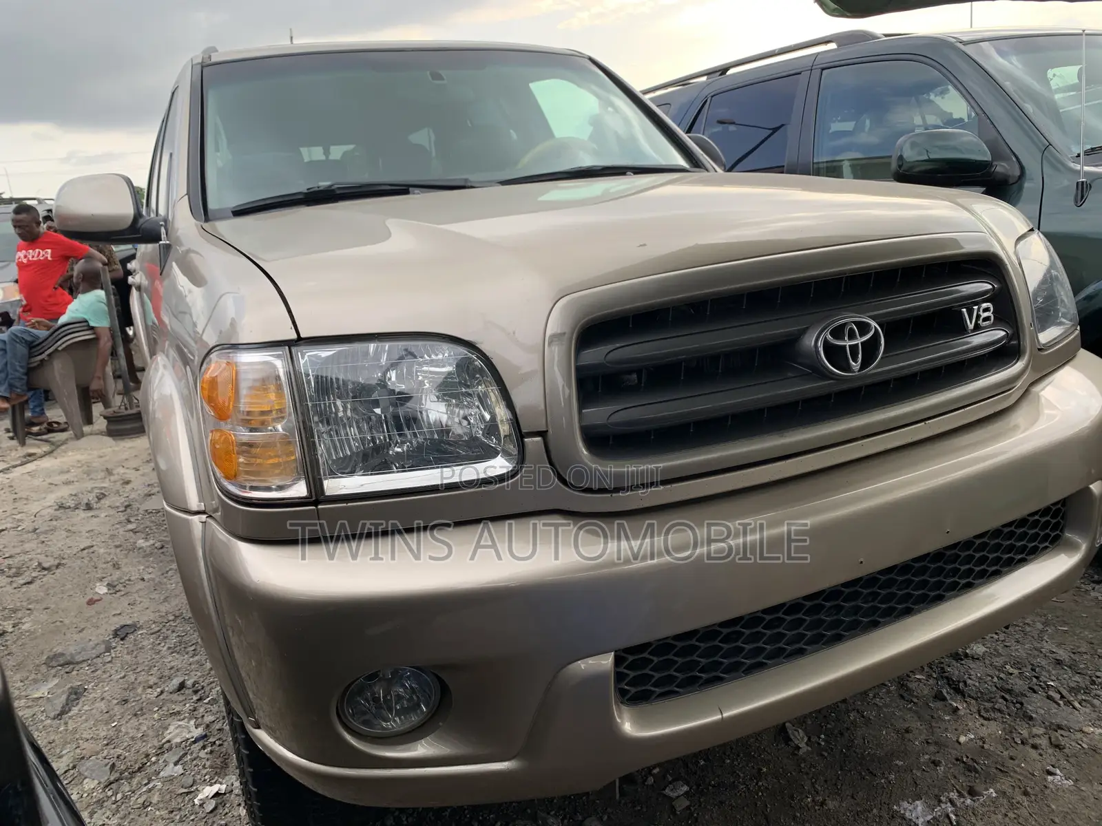 Toyota Sequoia 2004 Gold