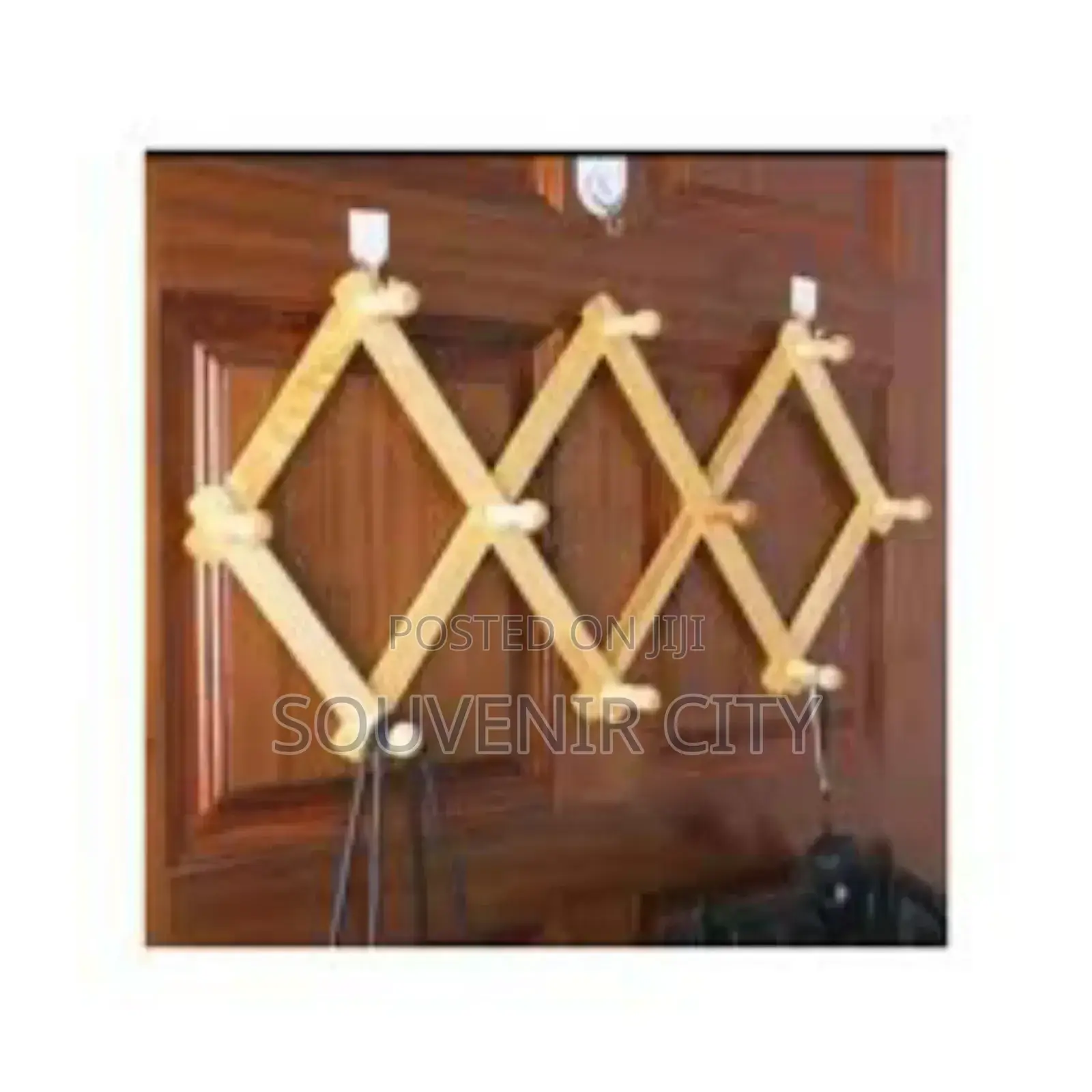 Expandable Wooden Hanger