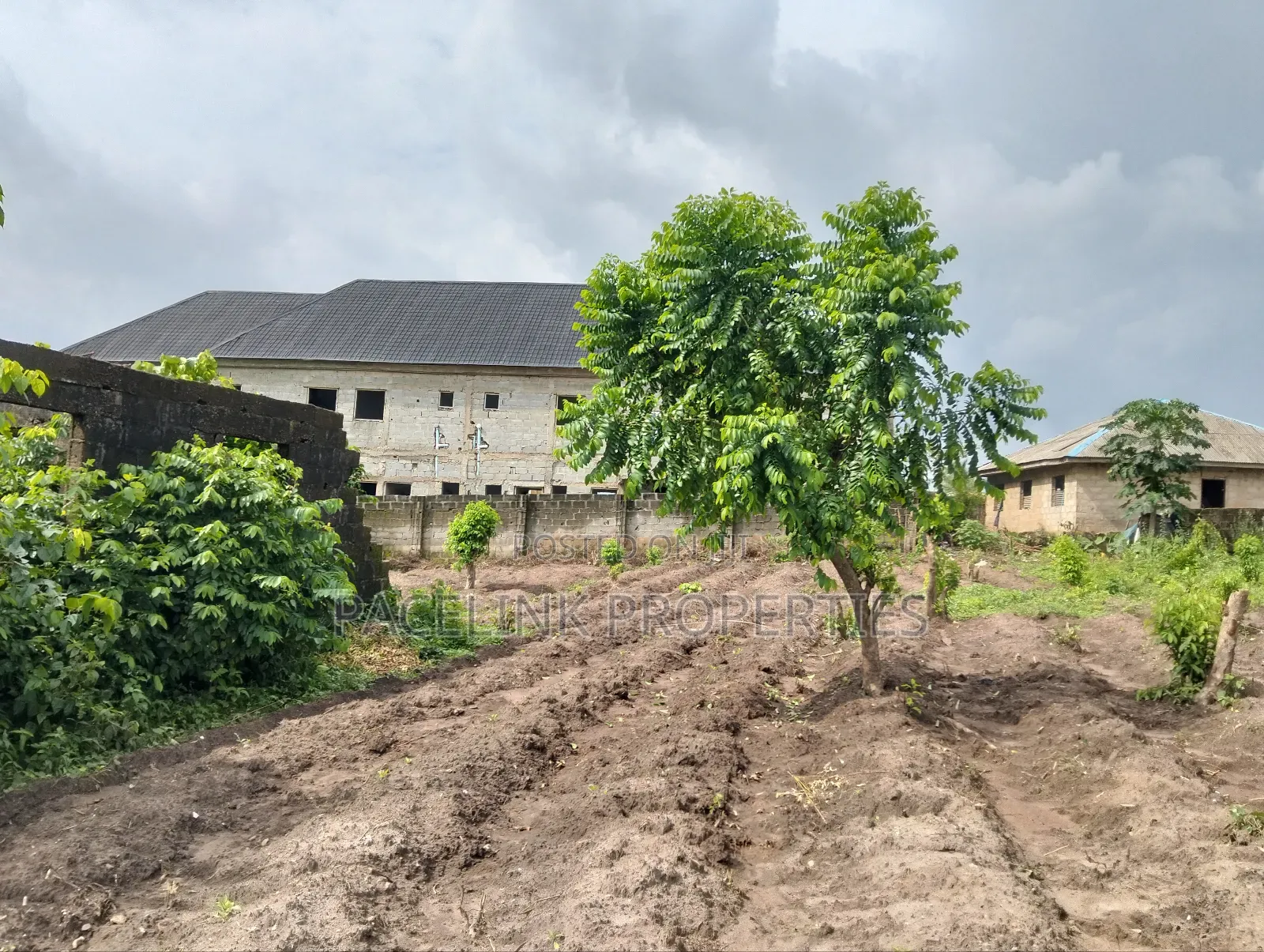 4 Nd Half Plot of Land Together Fence Gate Very Decent Area