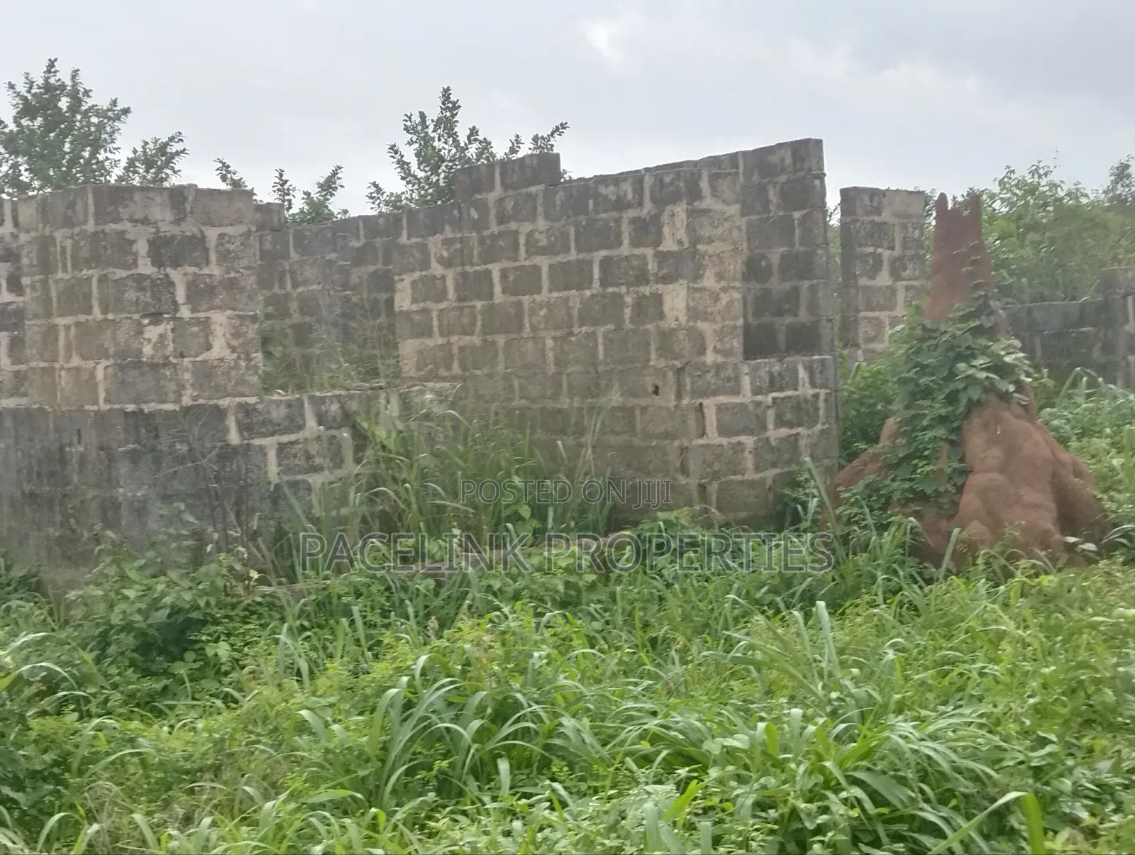 10bdrm Block of Flats in Ayobo for sale