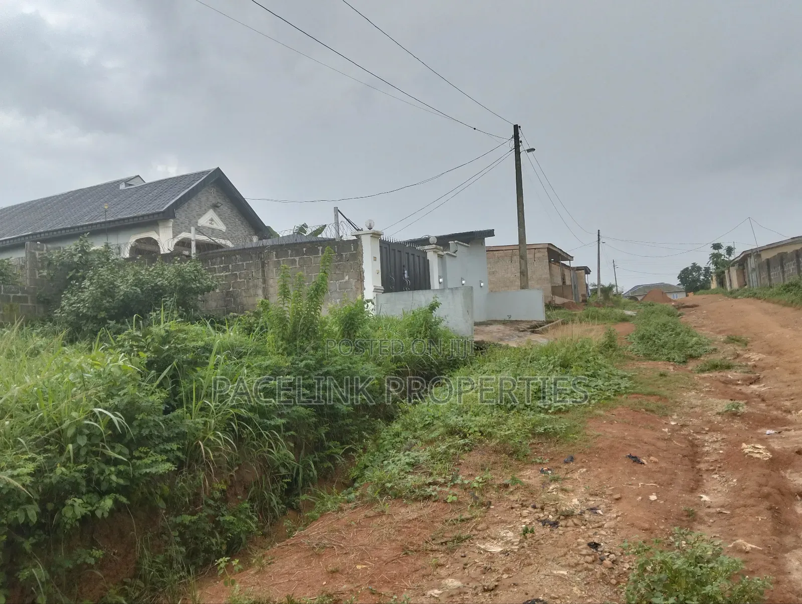 10bdrm Block of Flats in Ayobo for sale