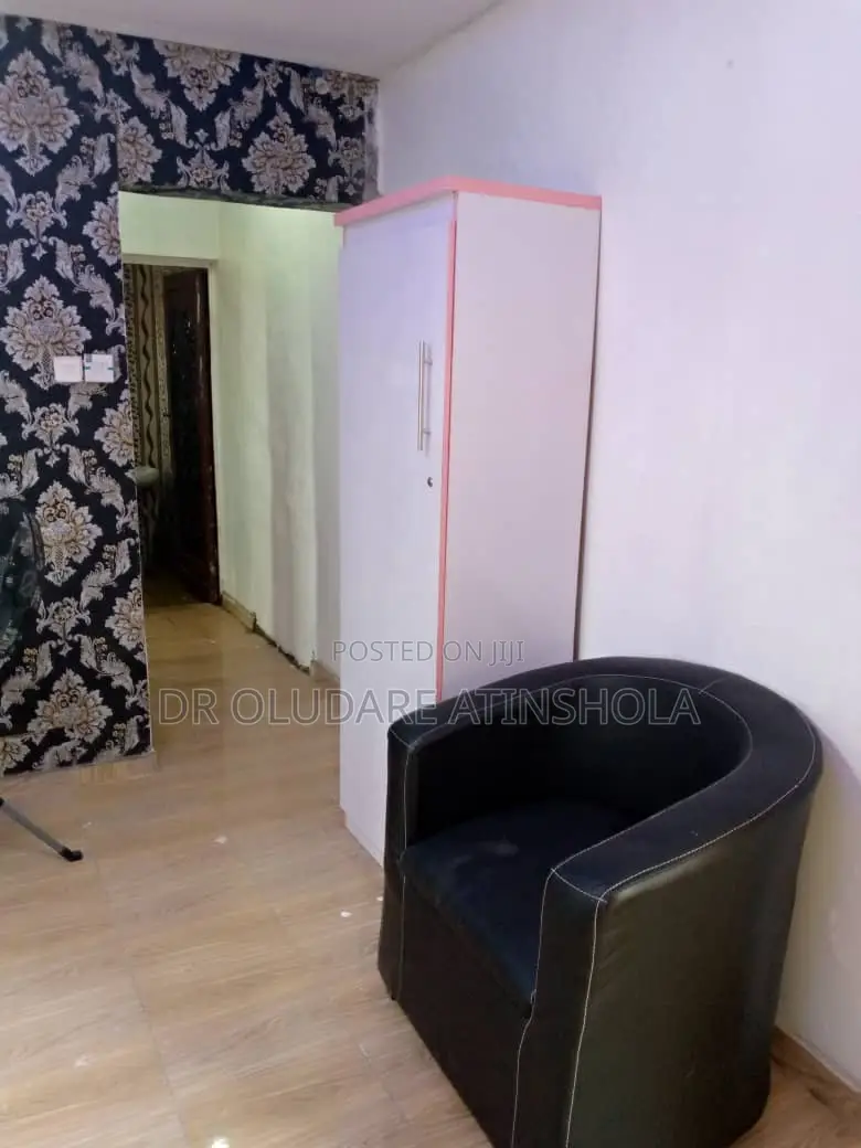 Lovely Furnished Short Let Studio Apartment