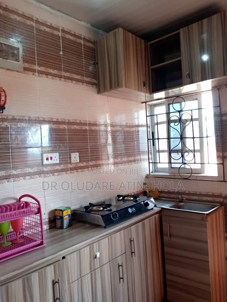 Lovely Furnished Short Let Studio Apartment