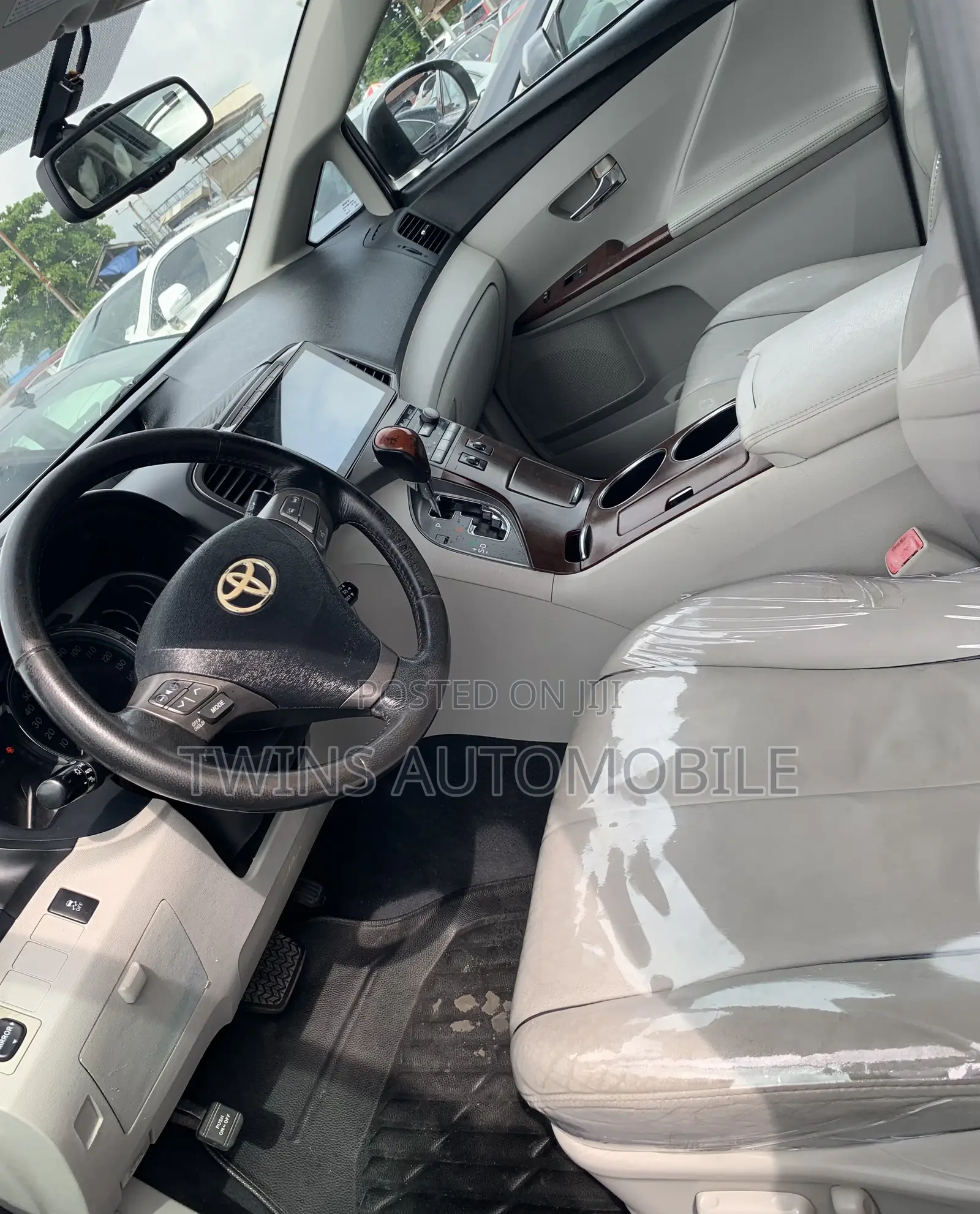 Toyota Venza AWD 2010 Silver