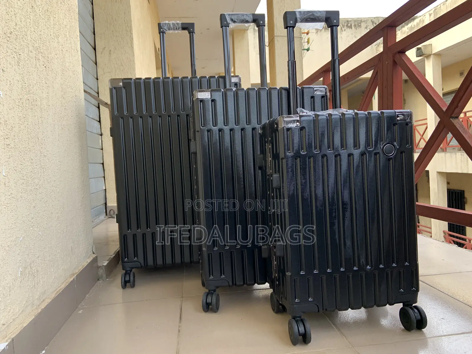 Quality Imported Aluminium Frame Travel Luggage