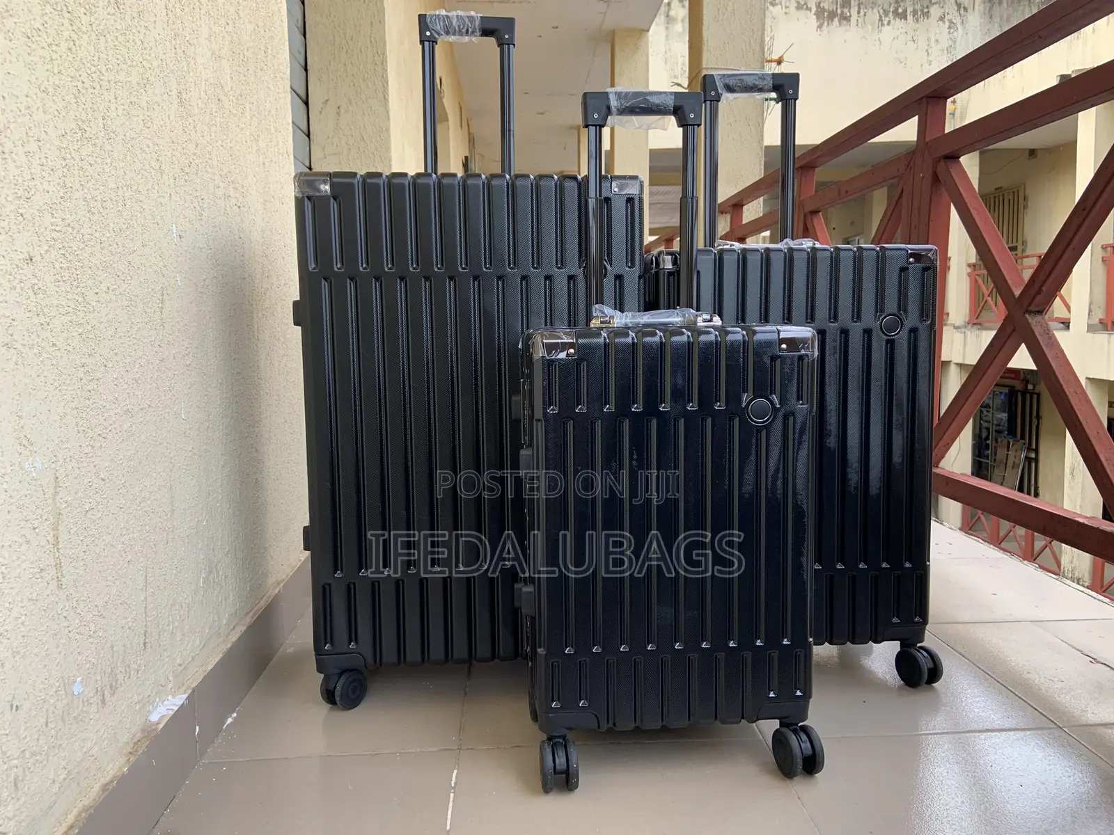Quality Imported Aluminium Frame Travel Luggage