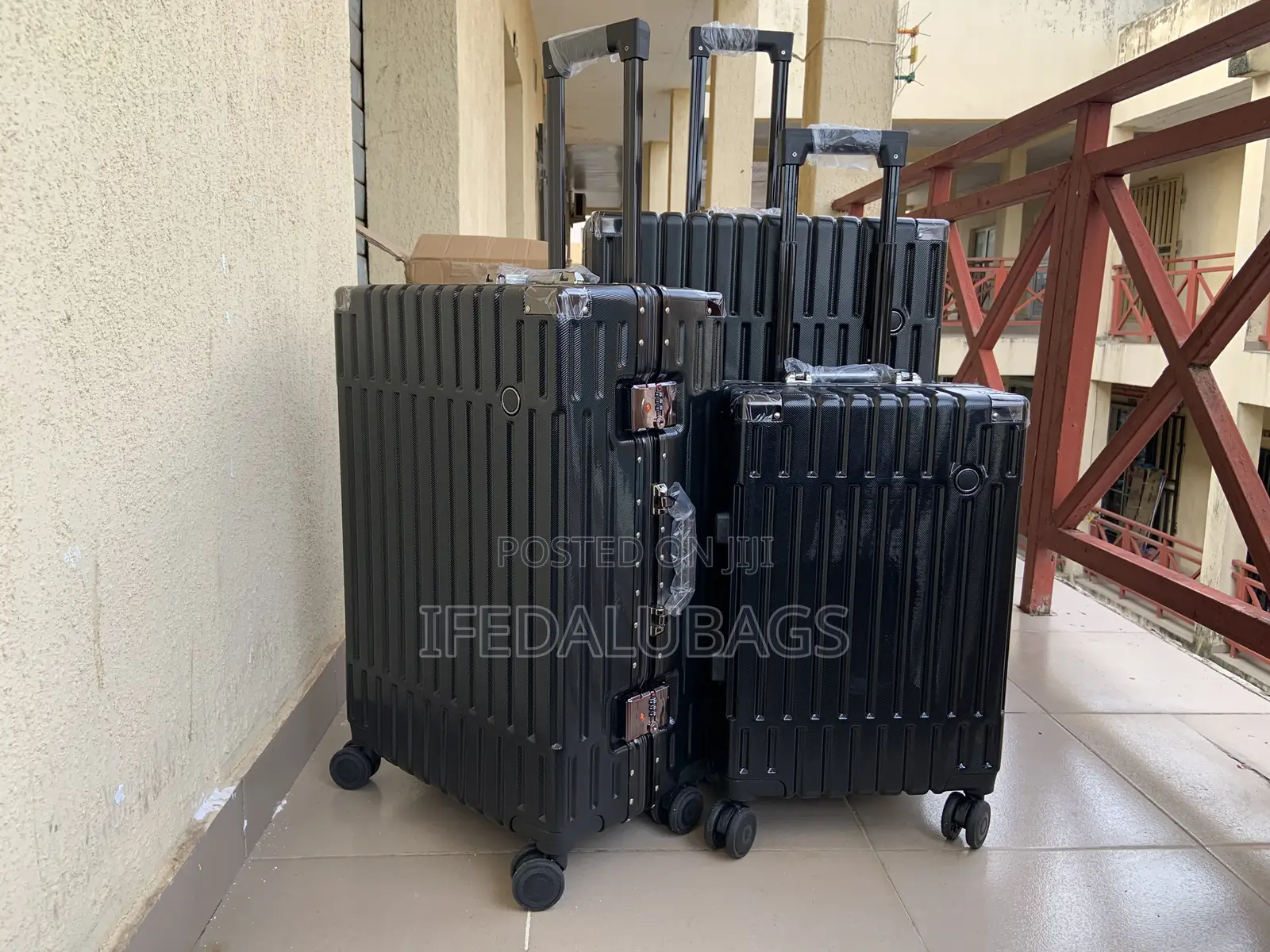 Quality Imported Aluminium Frame Travel Luggage