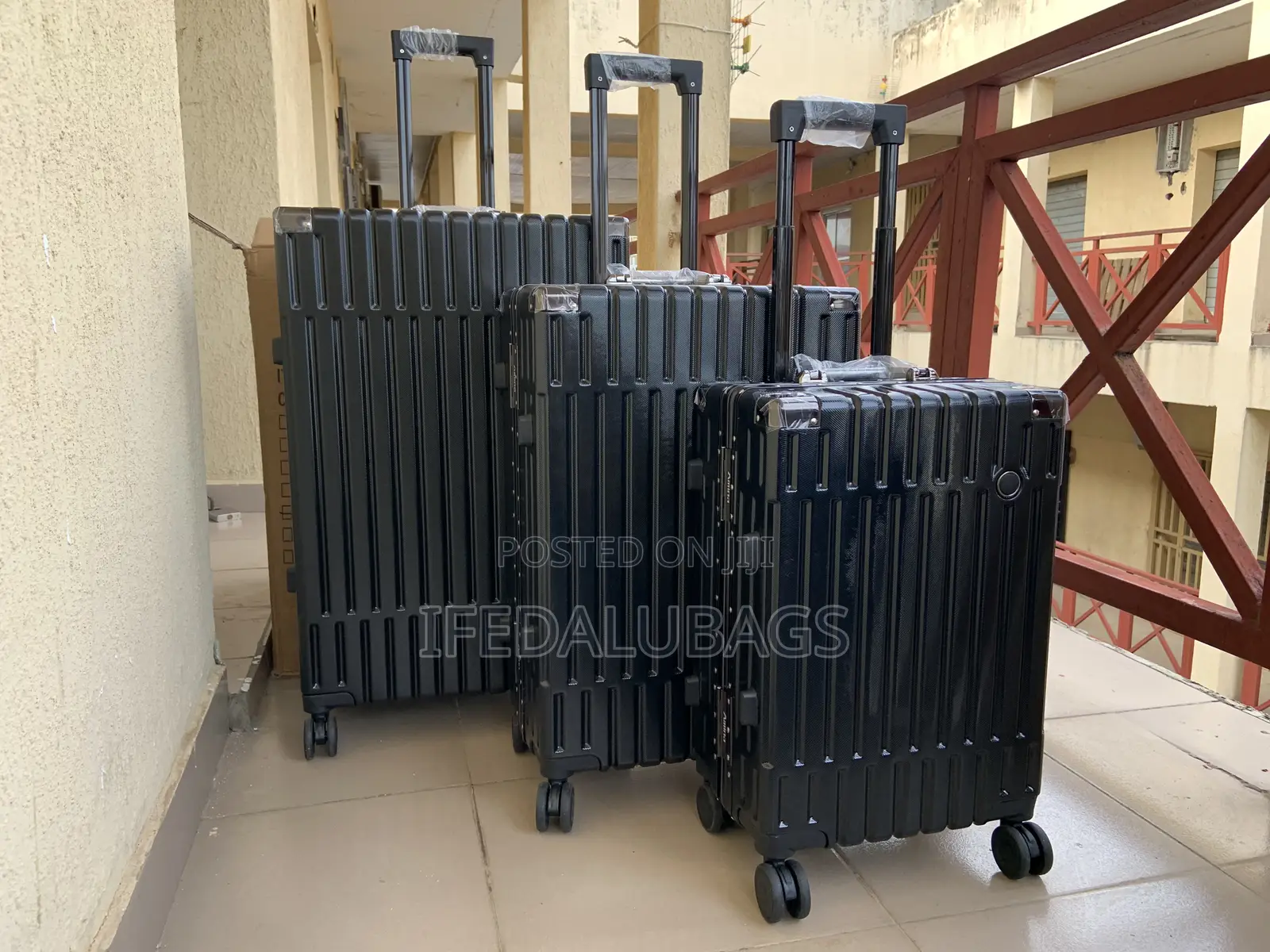 Quality Imported Aluminium Frame Travel Luggage