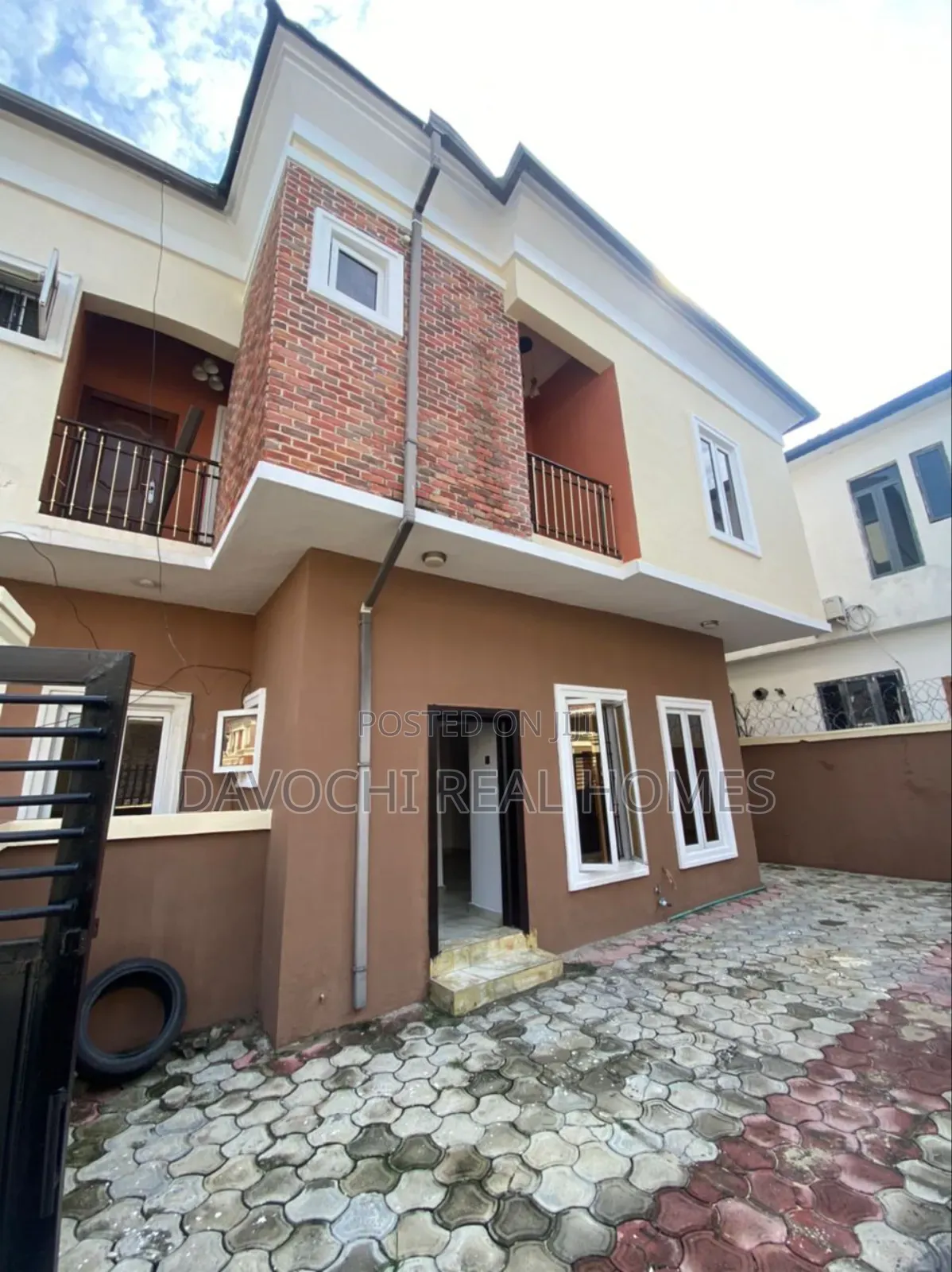 4bdrm Duplex in Ologolo, Lekki for rent