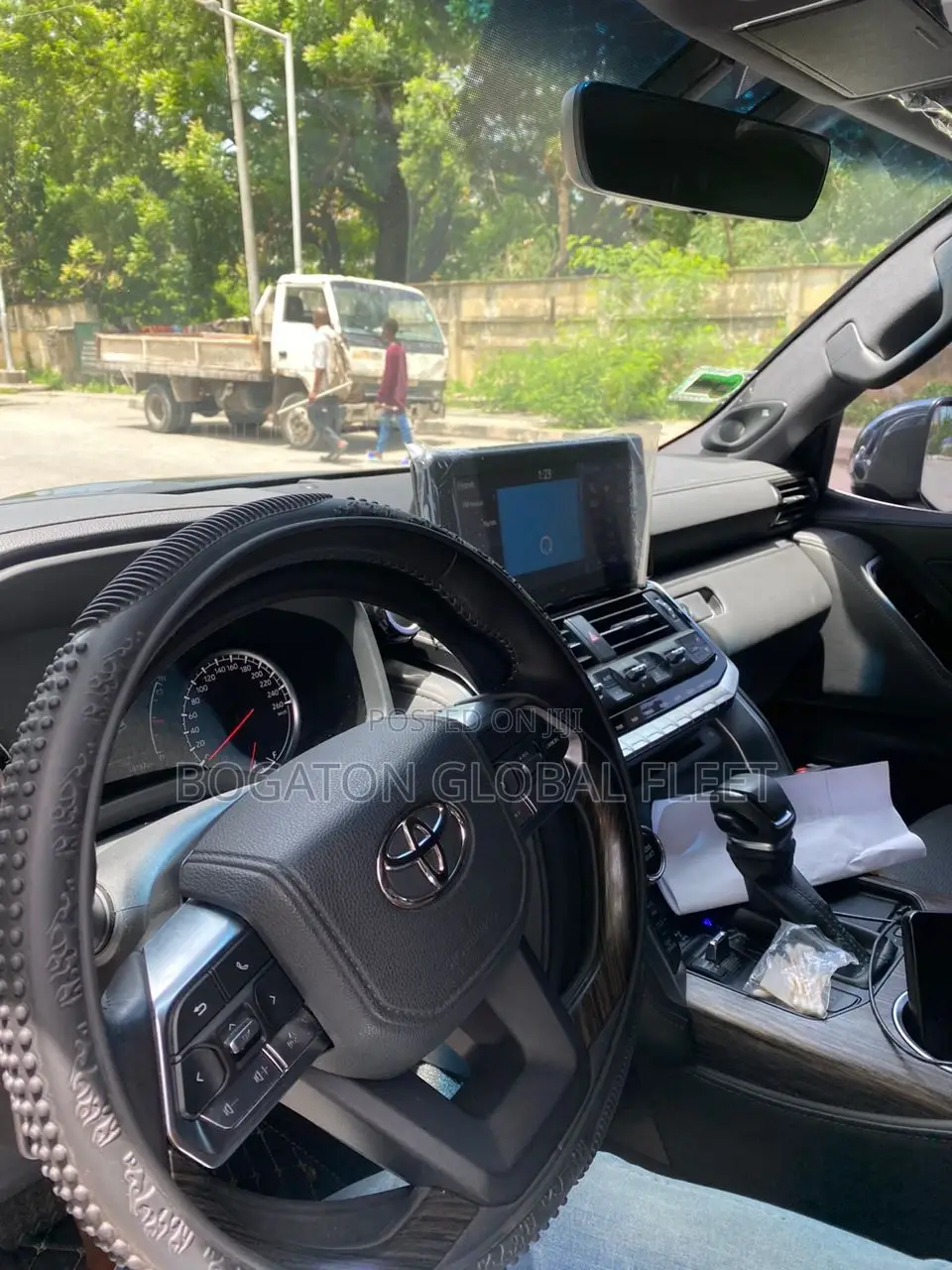 2022 Landcruiser for Rent