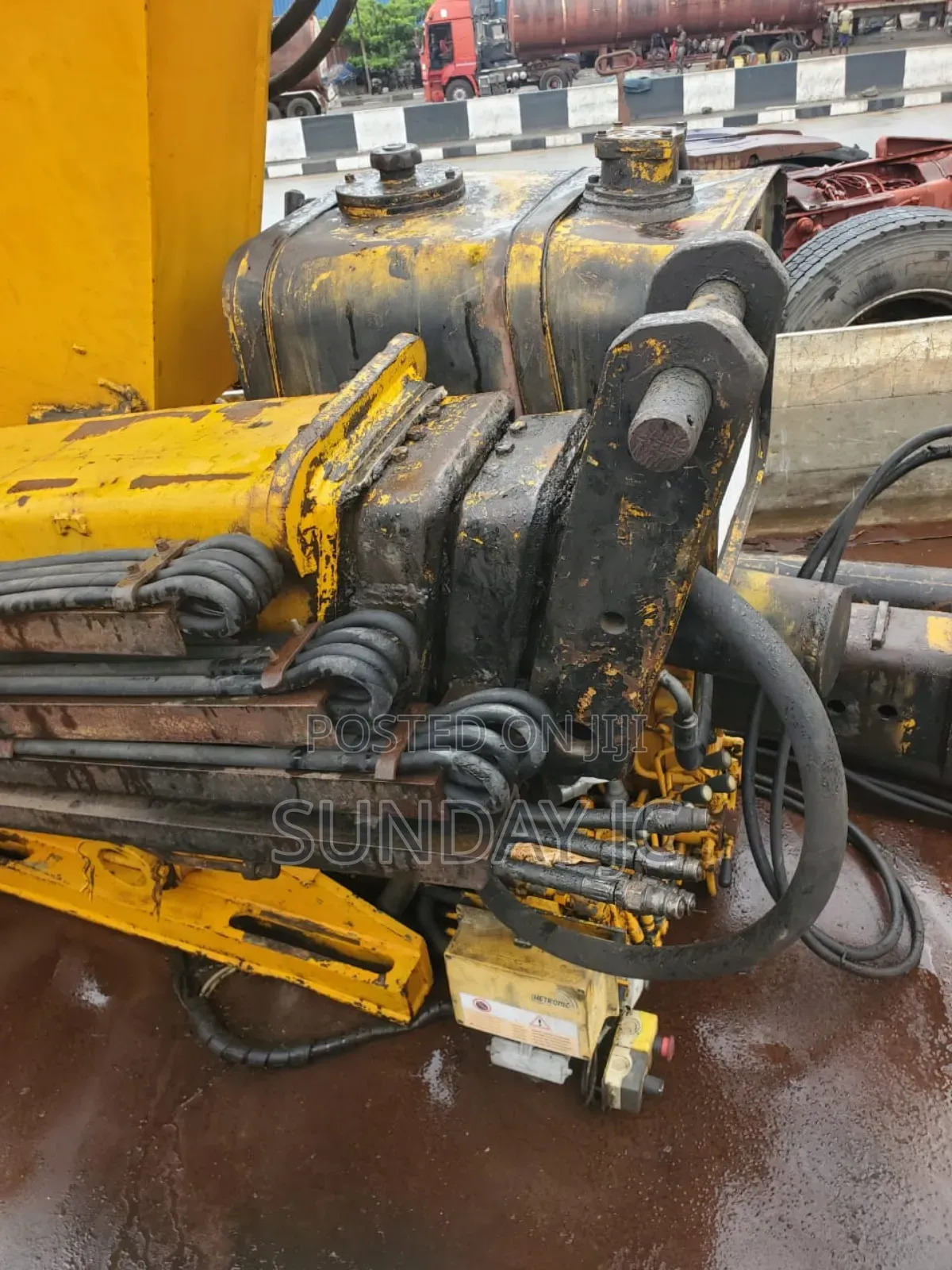 Foreign Used 10.8tons Self Loader Hiab Crane Only Superb