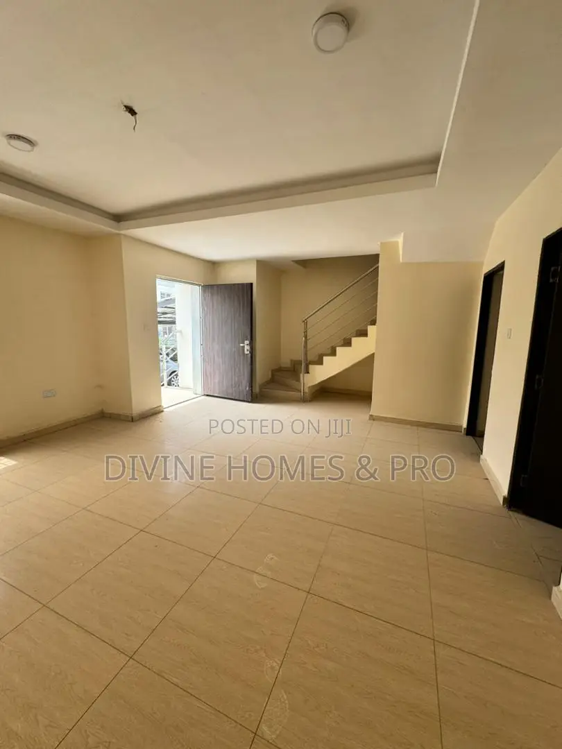 4bdrm Duplex in Life Camp for rent