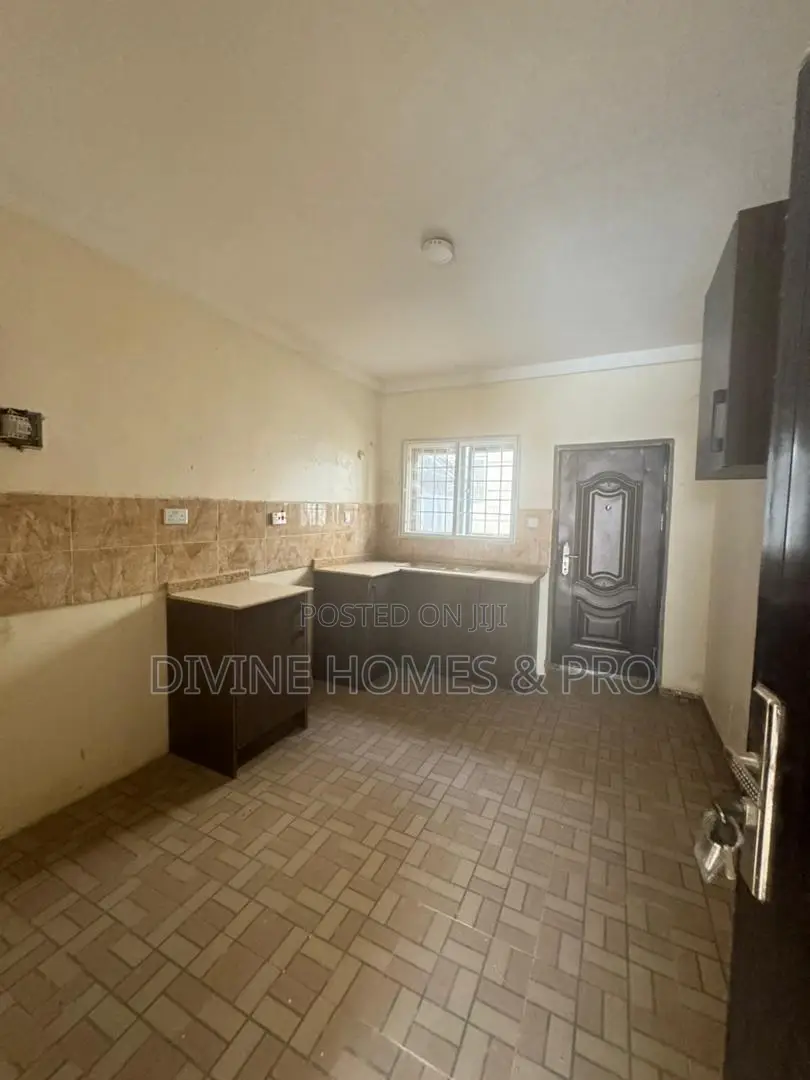 4bdrm Duplex in Life Camp for rent