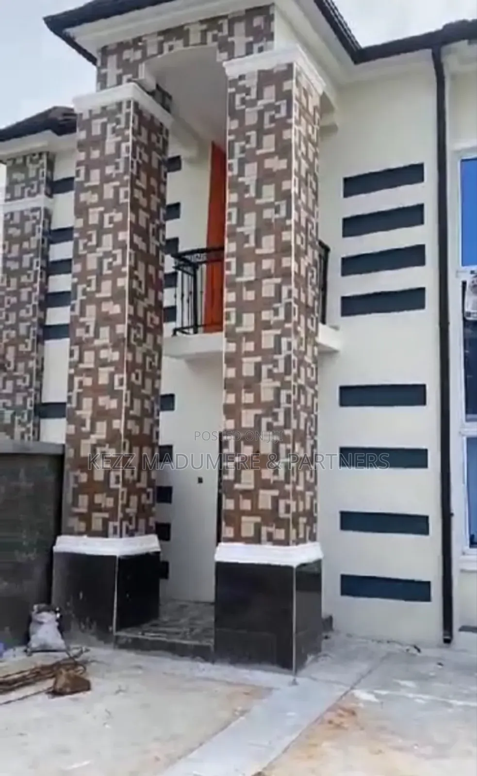 12bdrm Duplex in Awka , Anambra State for sale