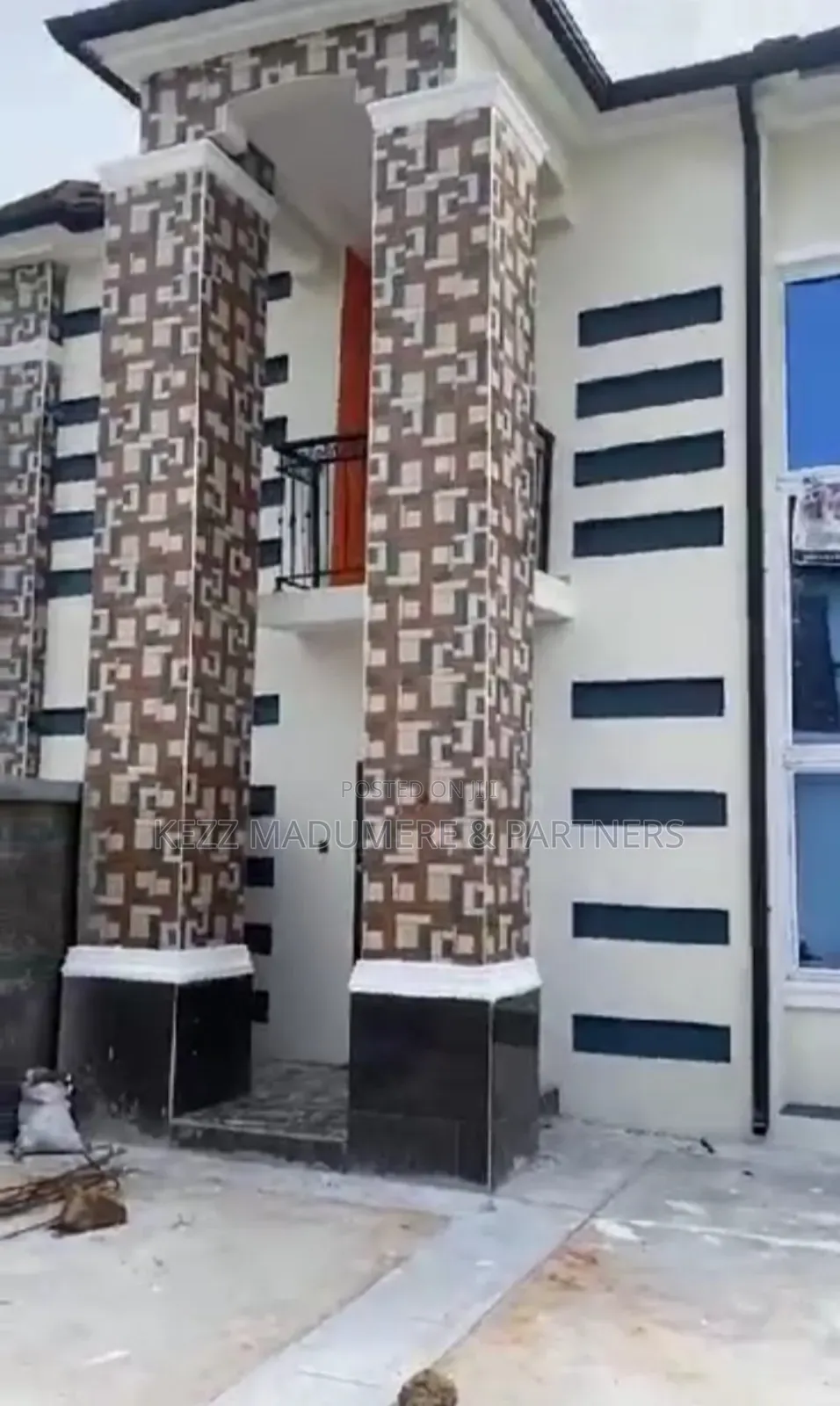 12bdrm Duplex in Awka , Anambra State for sale