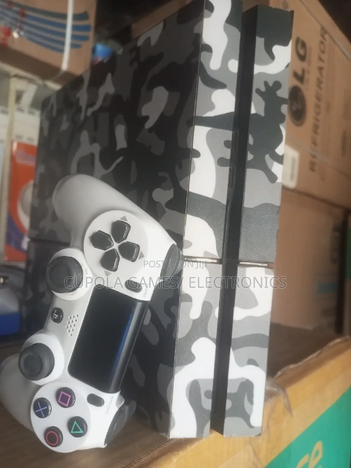 Ps4 Console, Hacked and Acccessorie