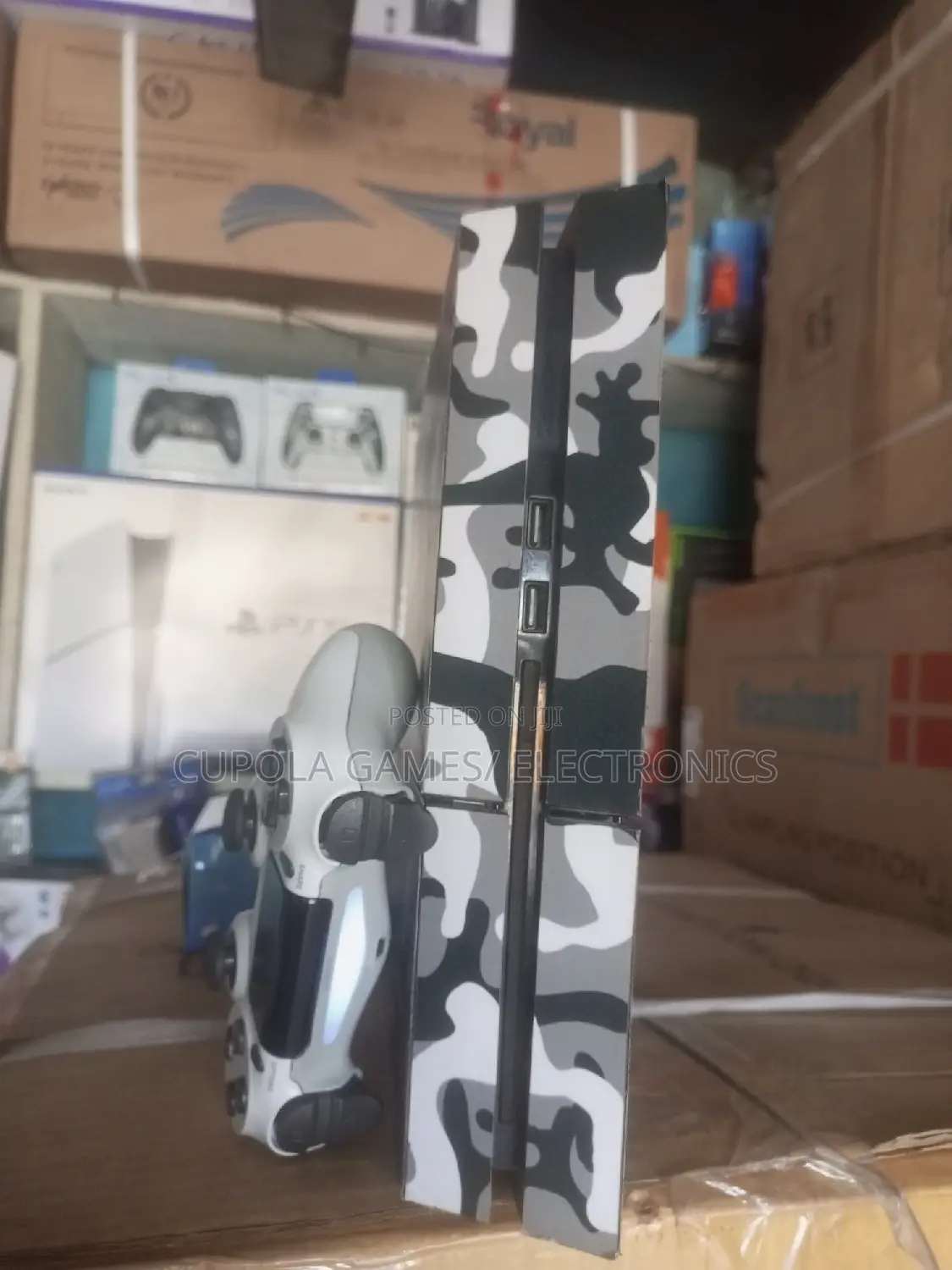 Ps4 Console, Hacked and Acccessorie
