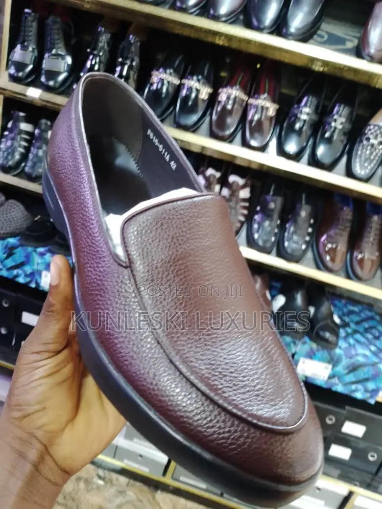 Original Prada Men Leather Loafers Shoes Collections