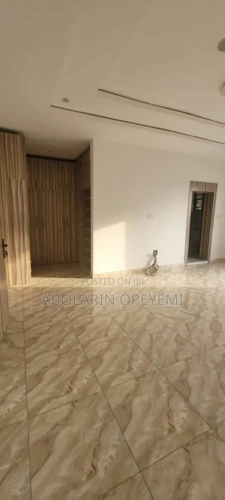 600sqm of Land With Structure on It