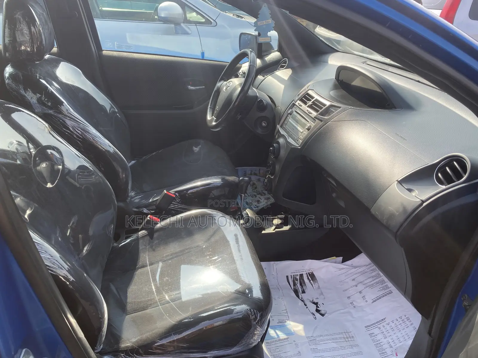 Toyota Yaris Base Sedan 4dr 2010 Blue