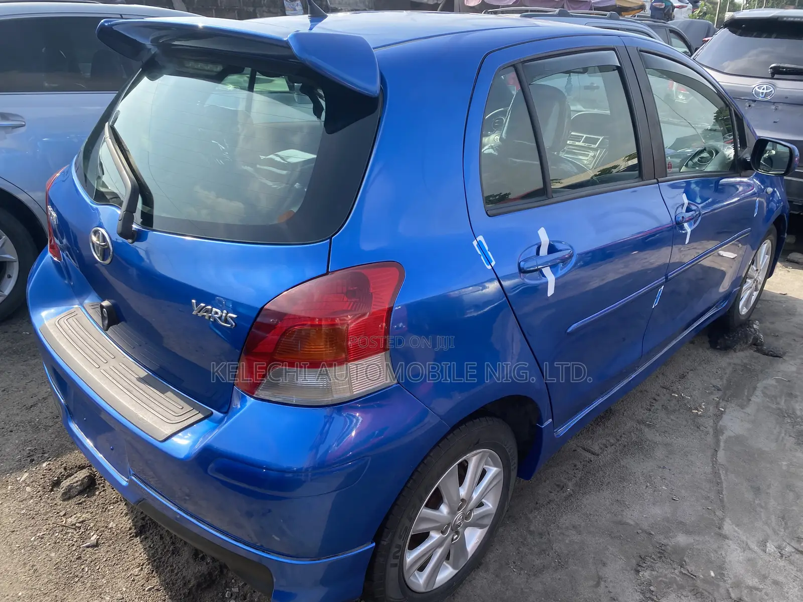 Toyota Yaris Base Sedan 4dr 2010 Blue