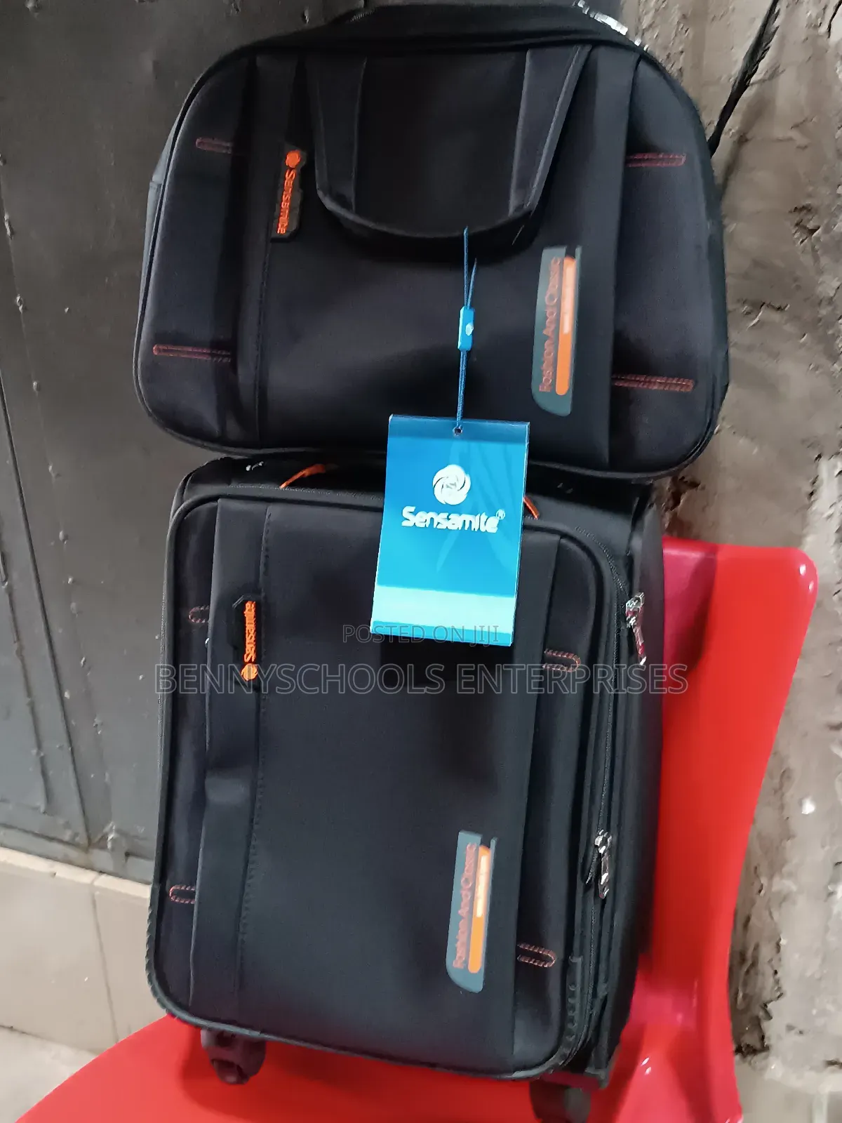 Mini Black Sensamite Classic Travelling Luggage Box