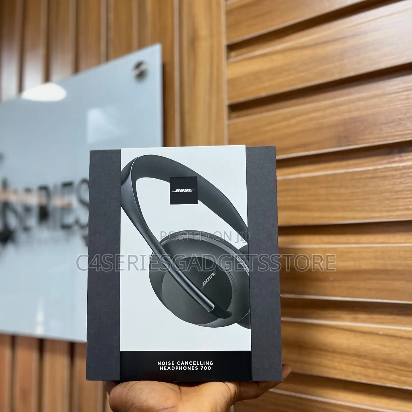Bose Noise Canceling 700