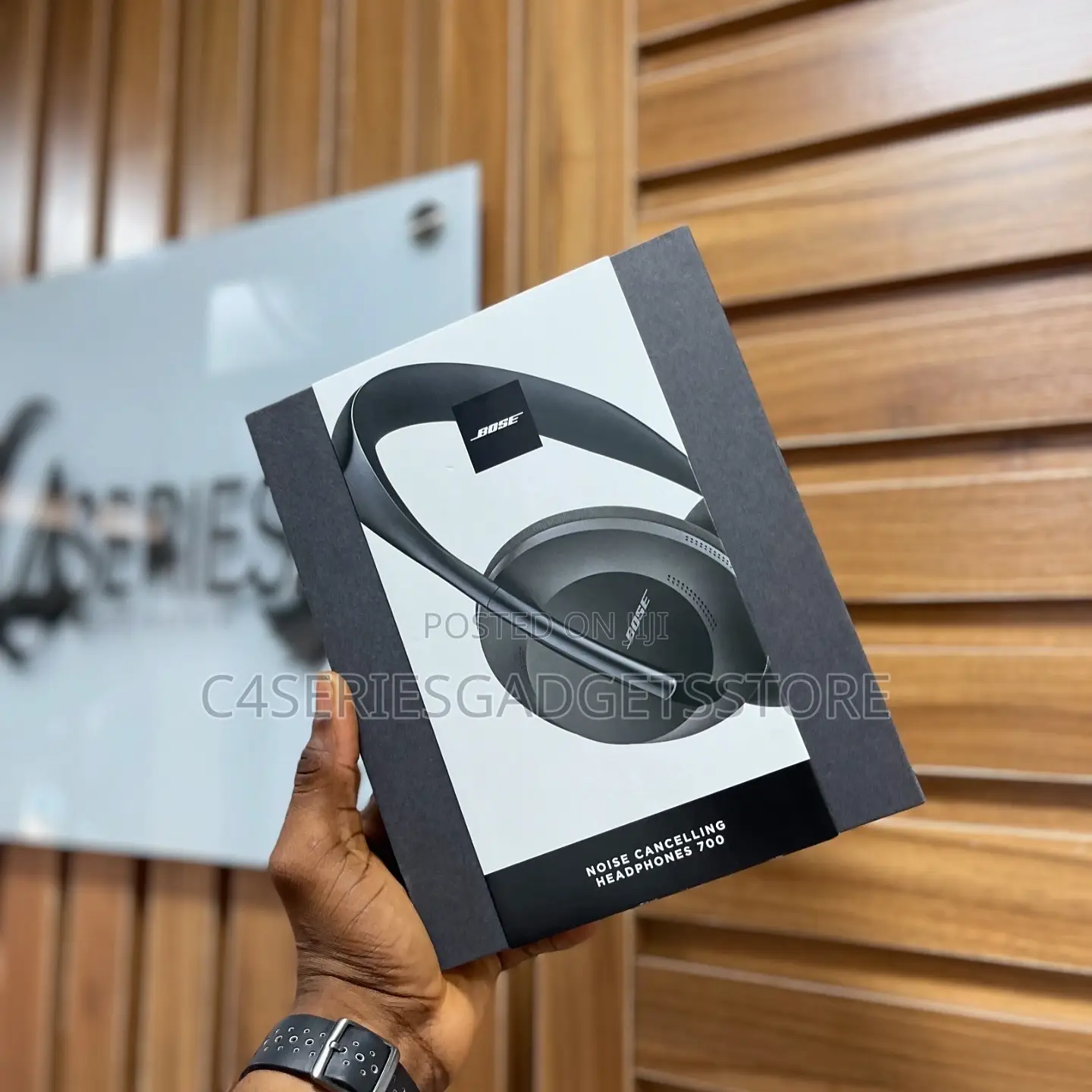 Bose Noise Canceling 700
