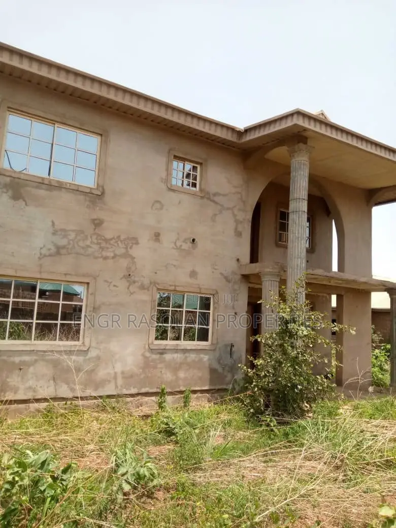 4bdrm Duplex in Pipeline, Ilorin South for sale