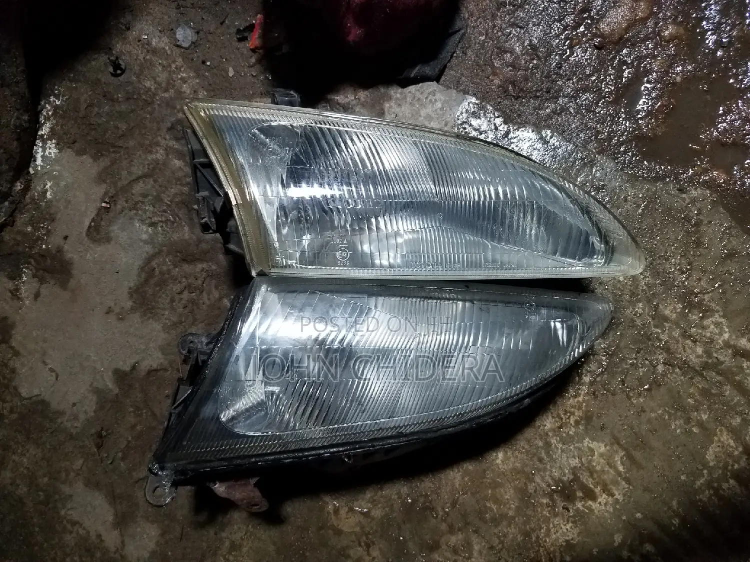 Set of Headlights With Pointer for Toyota Paso