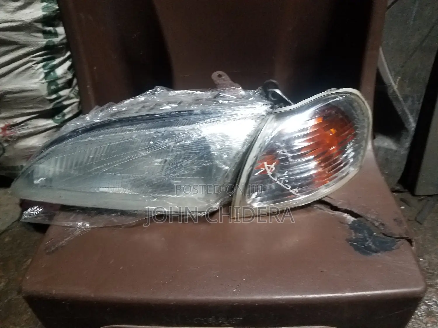 Set of Headlights With Pointer for Toyota Paso