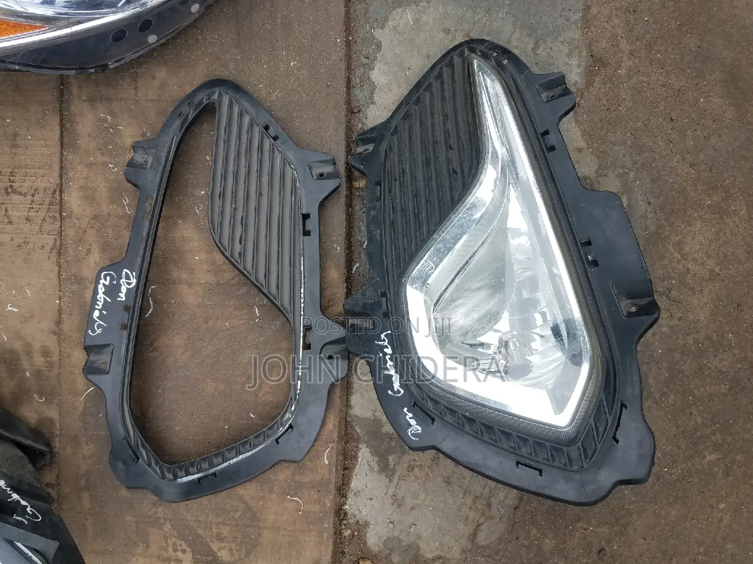 Foglight With Chrome Hyundai Grande Santafe 2014
