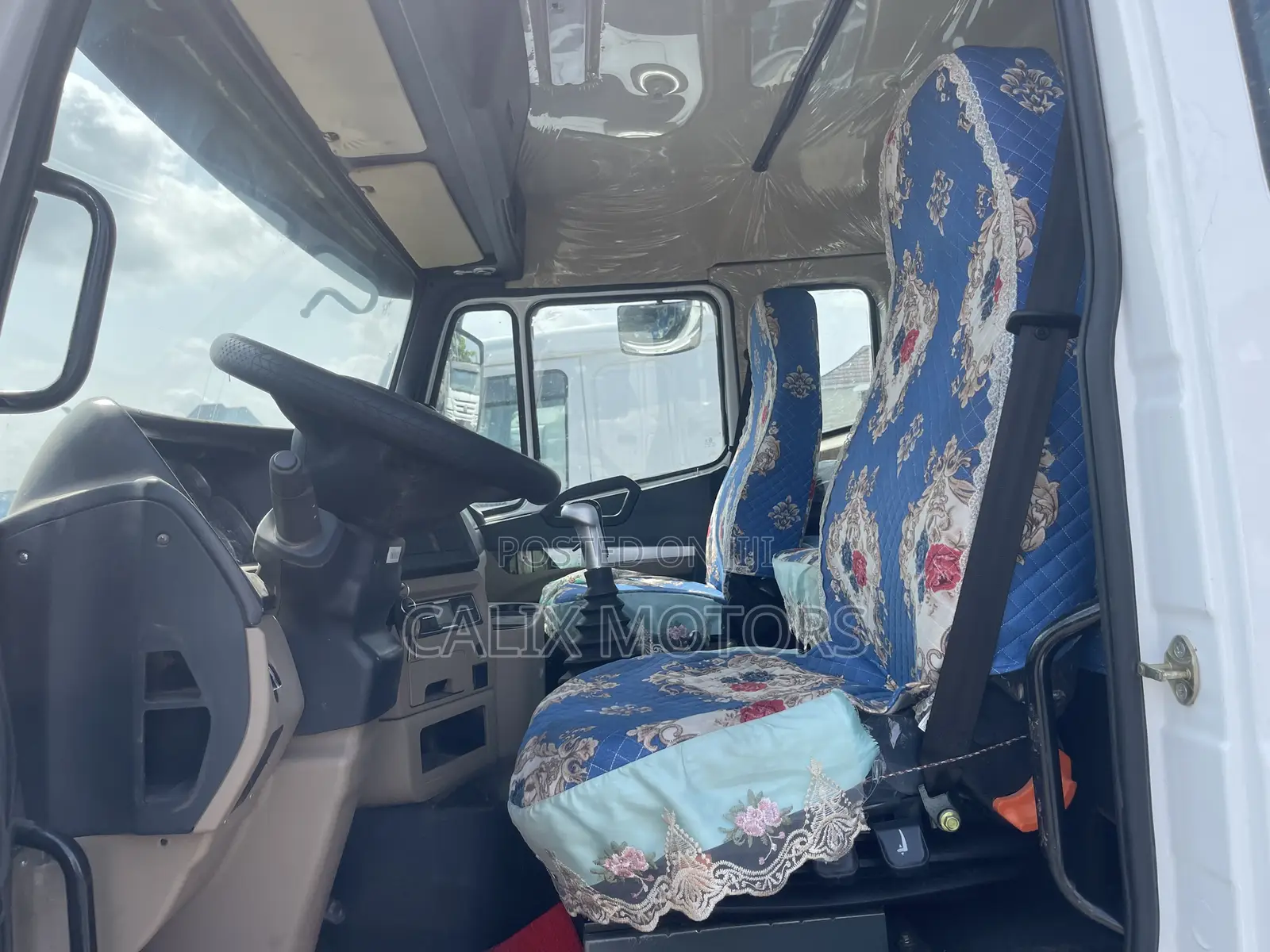 Foreign Used Howo Truck Tractor Head