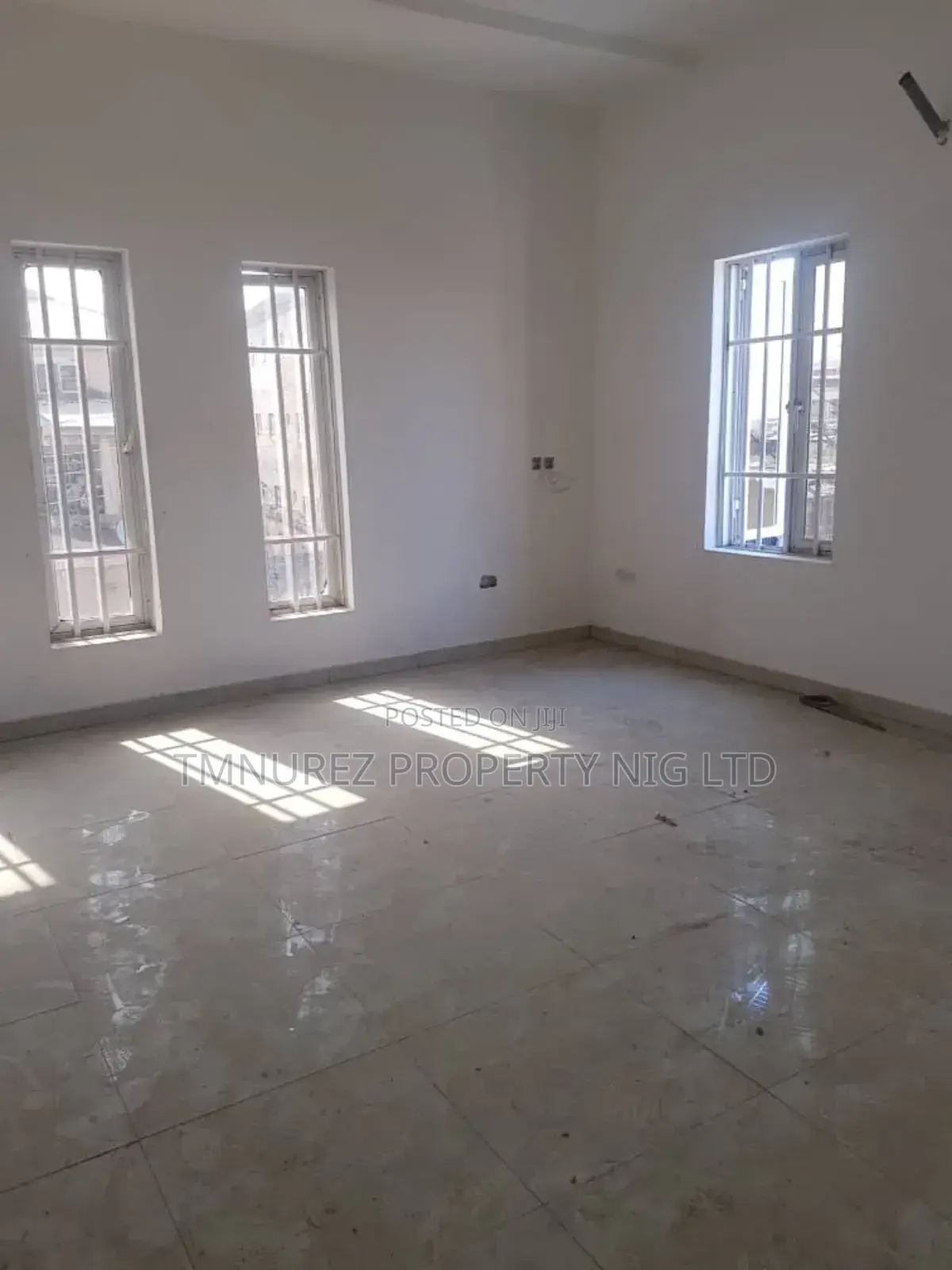 5bdrm Duplex in Madam Cellular, Agungi for sale