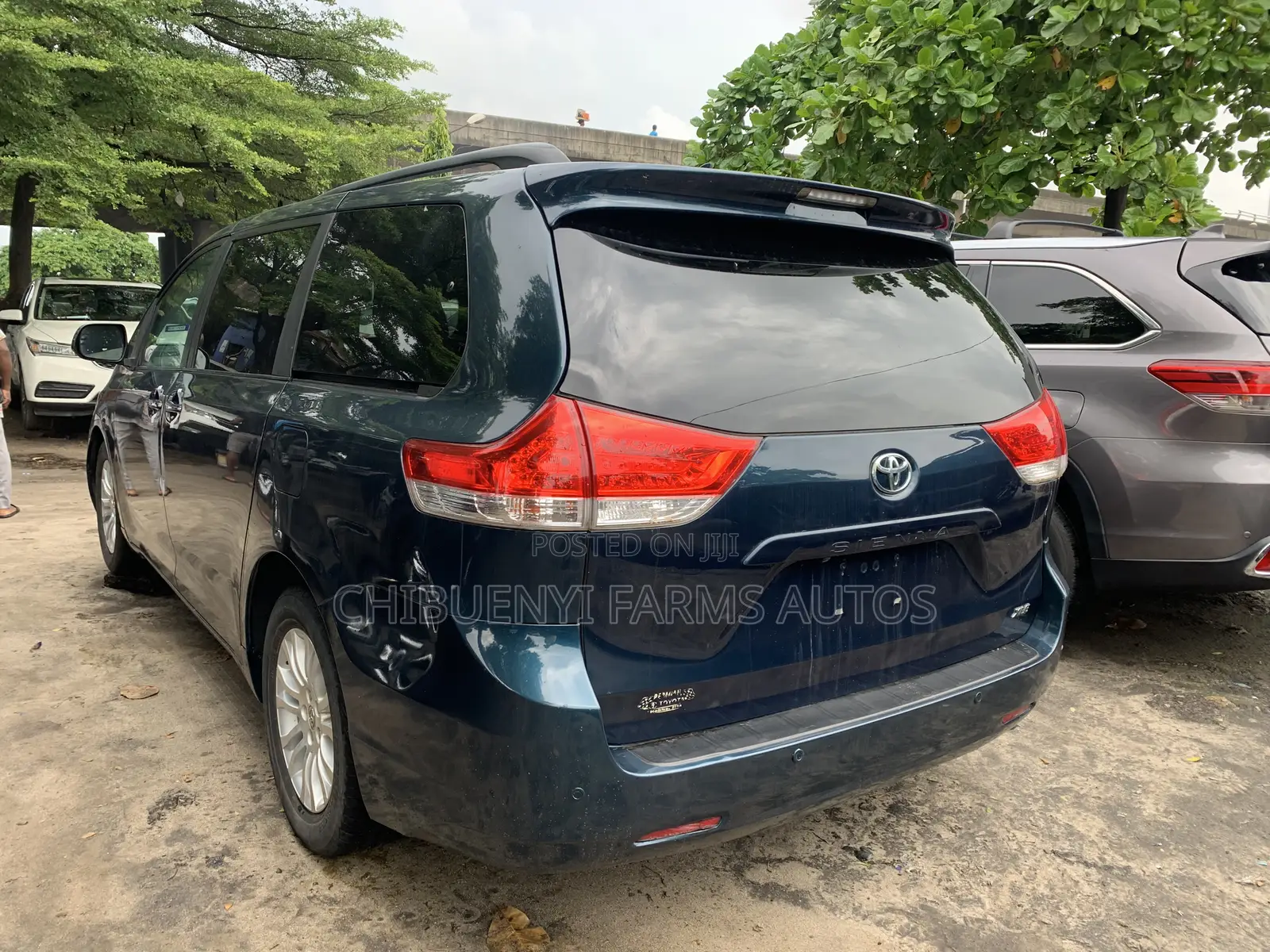 Toyota Sienna XLE FWD 8-Passenger 2013 Green