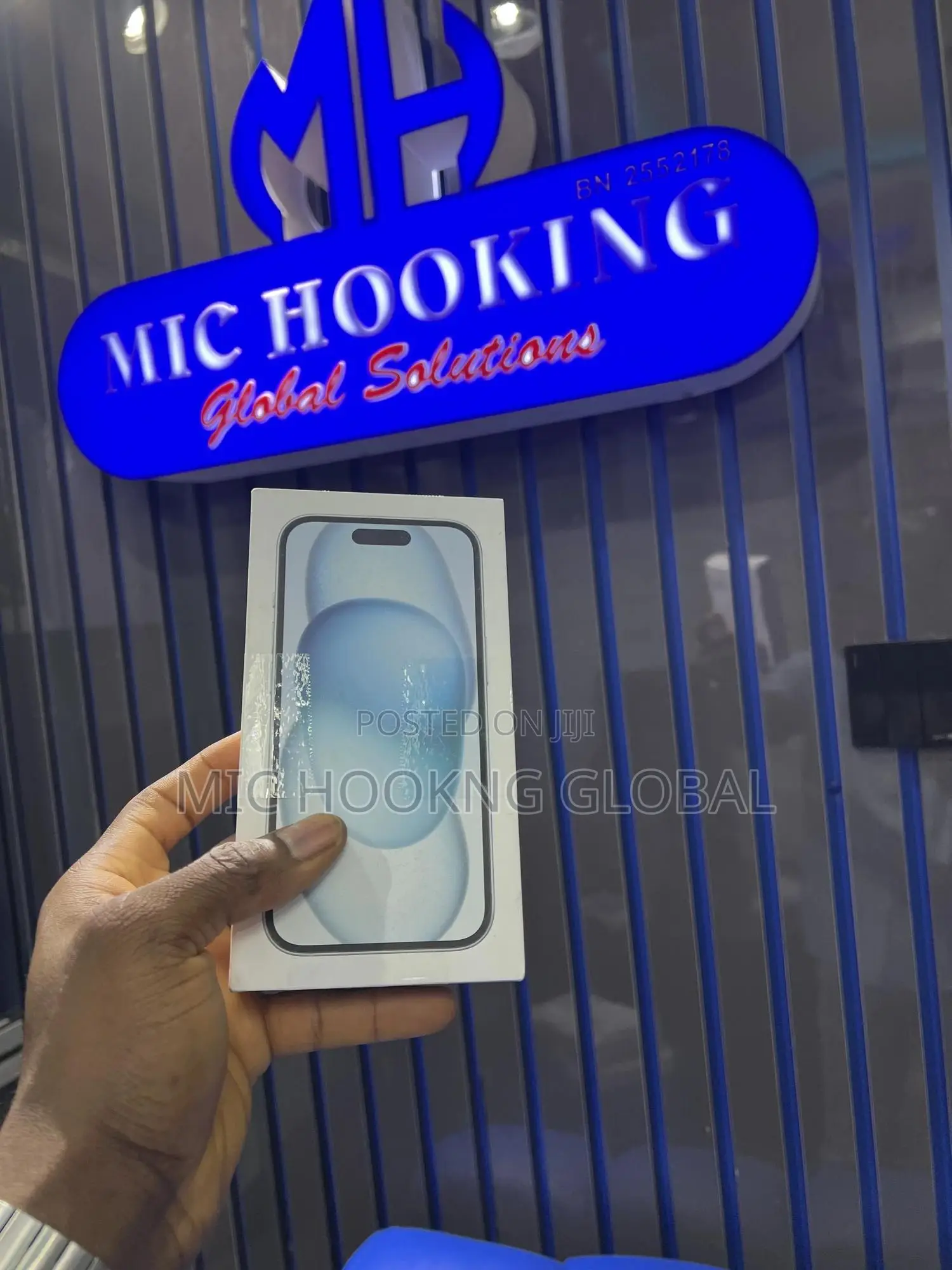 New Apple iPhone 15 128 GB Blue