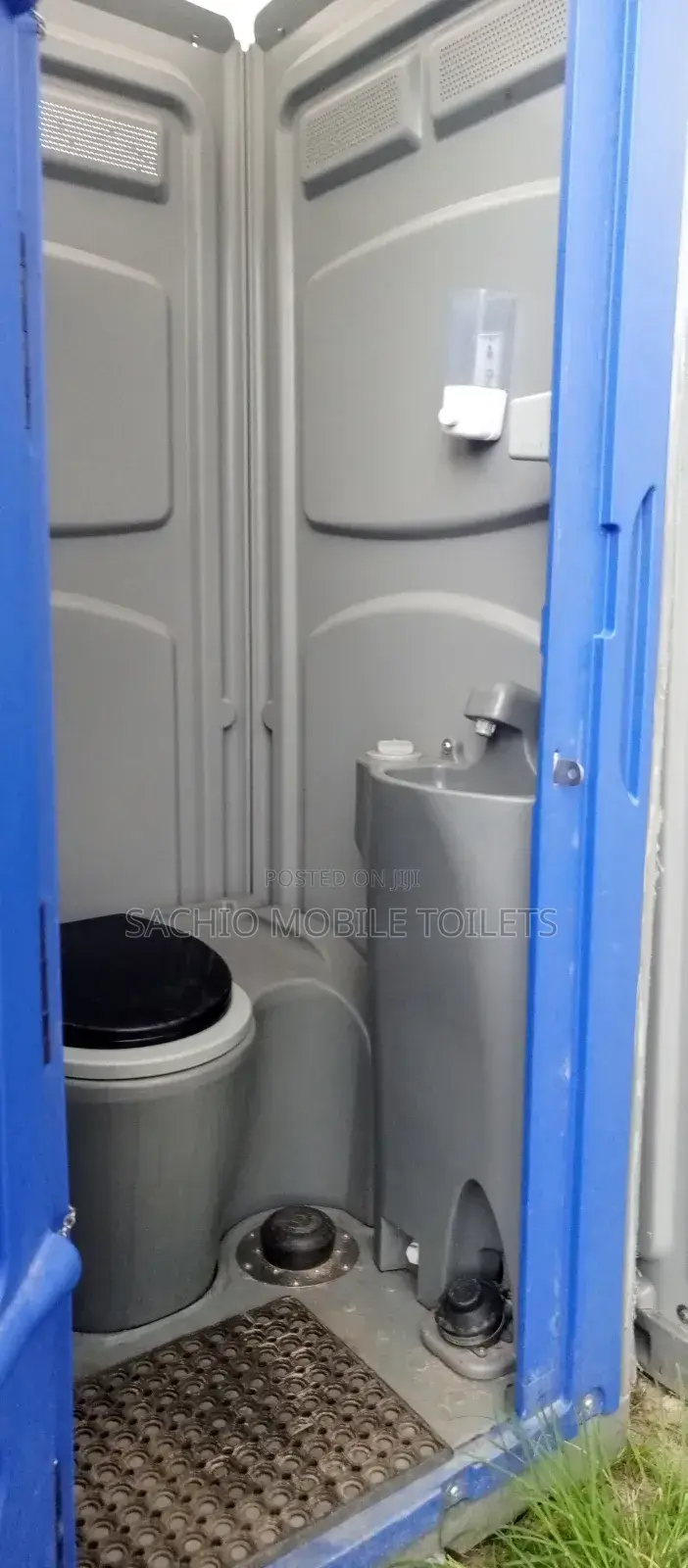 Portable Comfort: Mobile Toilets Delivered to Your Door