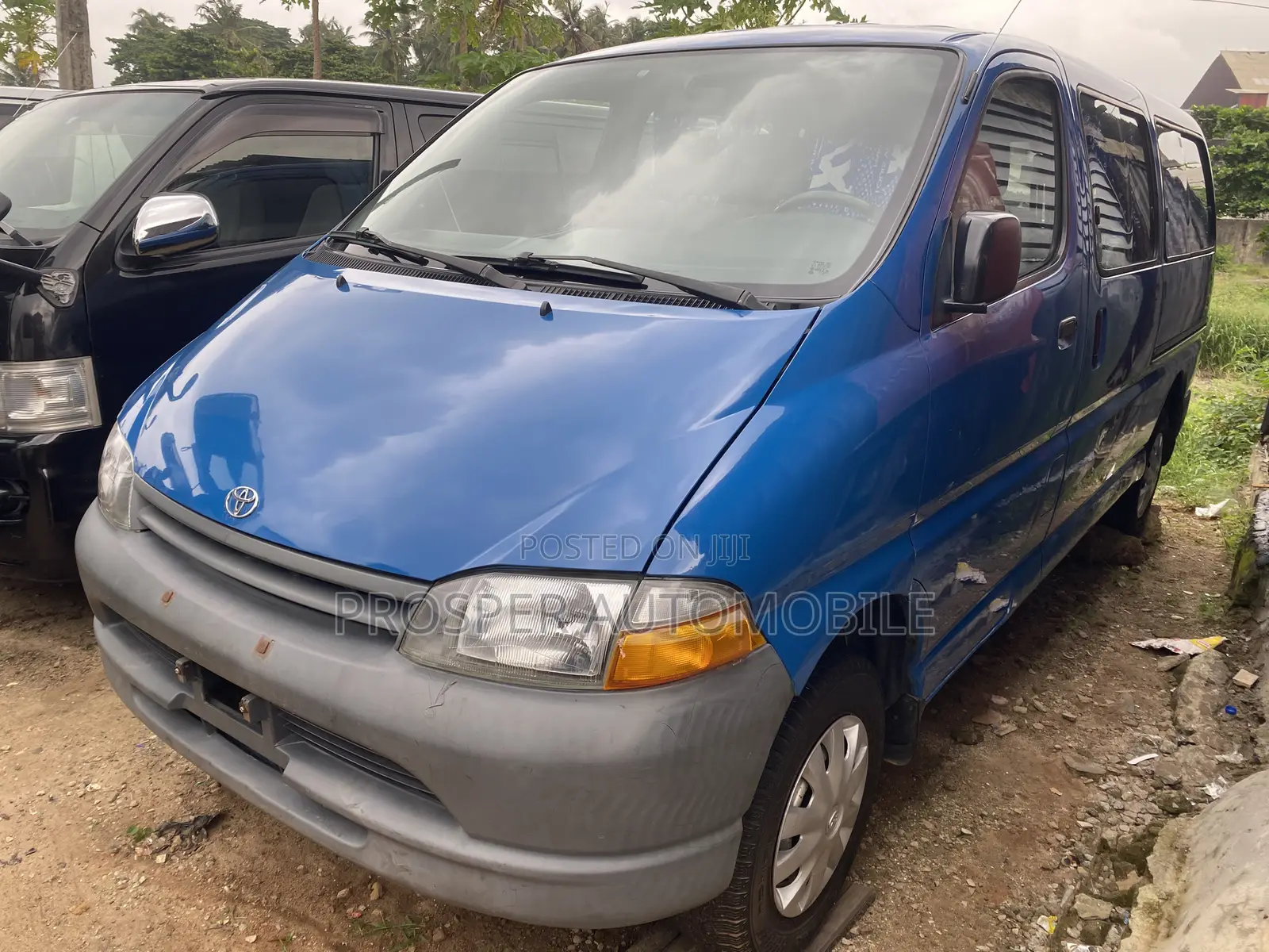 Toyota HiAce 2005 Blue