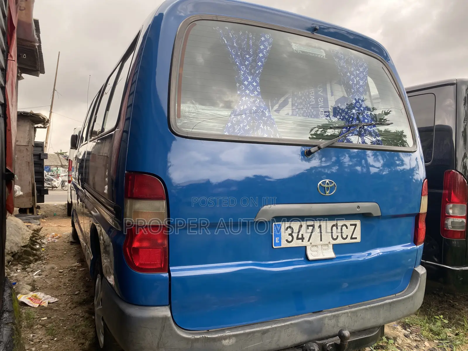 Toyota HiAce 2005 Blue