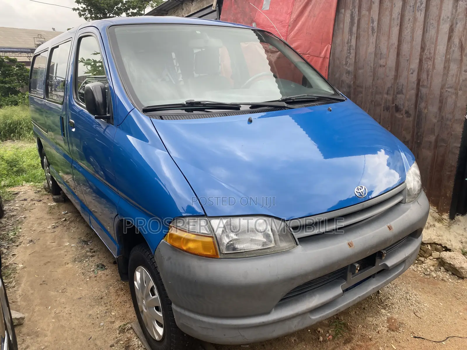 Toyota HiAce 2005 Blue