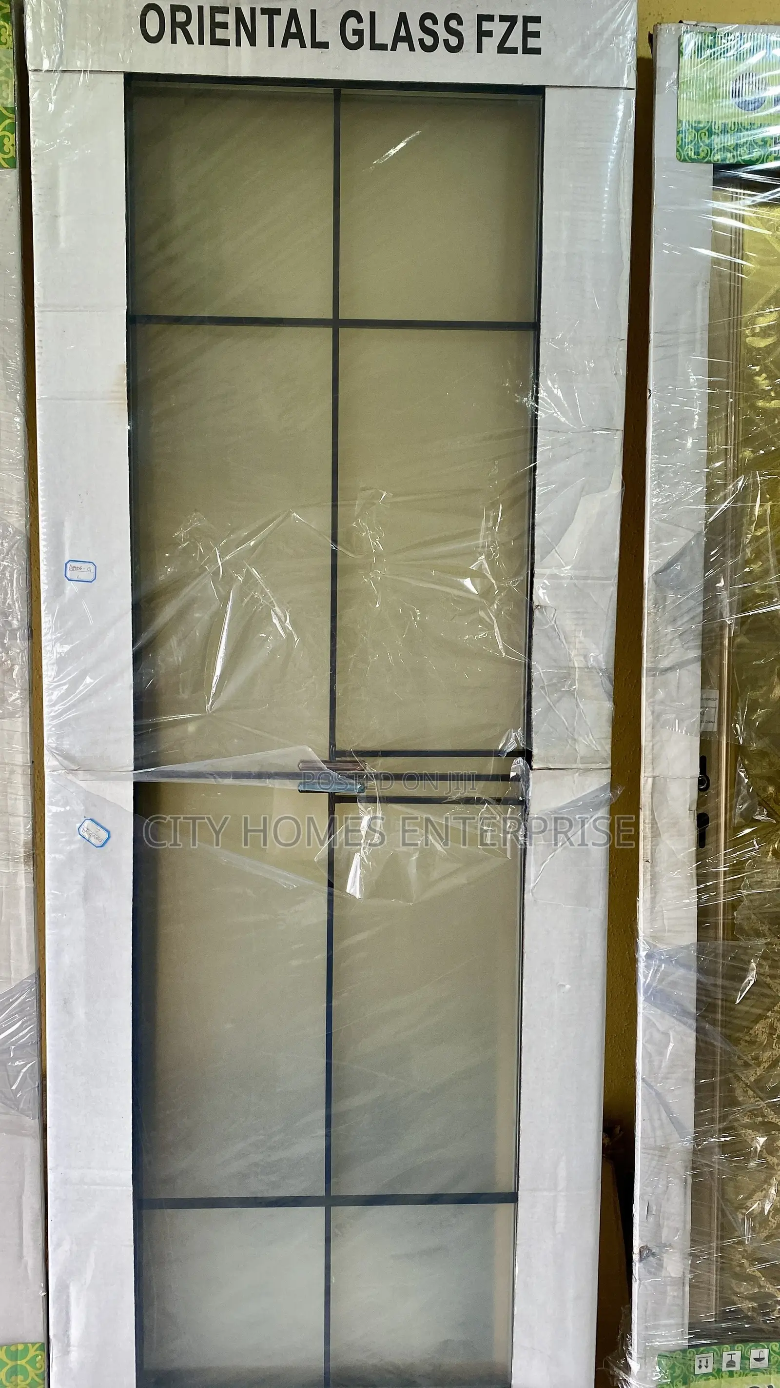Gorilla Glass Modern Toilet and Bathroom Doors
