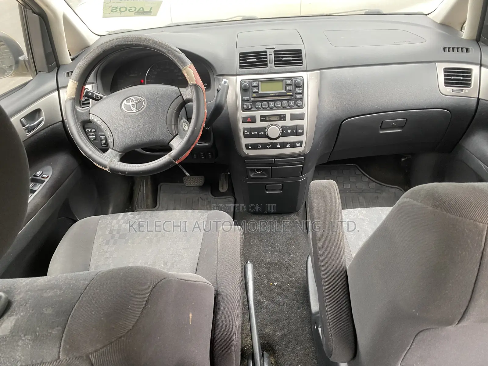 Toyota Avensis Verso 2.0 Petrol 2008 Gold