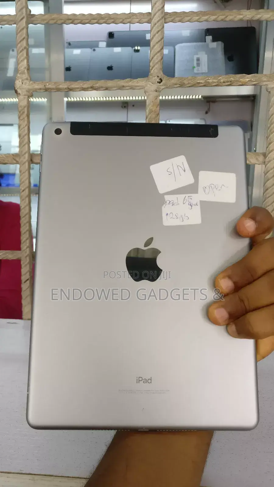 Apple iPad 9.7 128 GB Gray