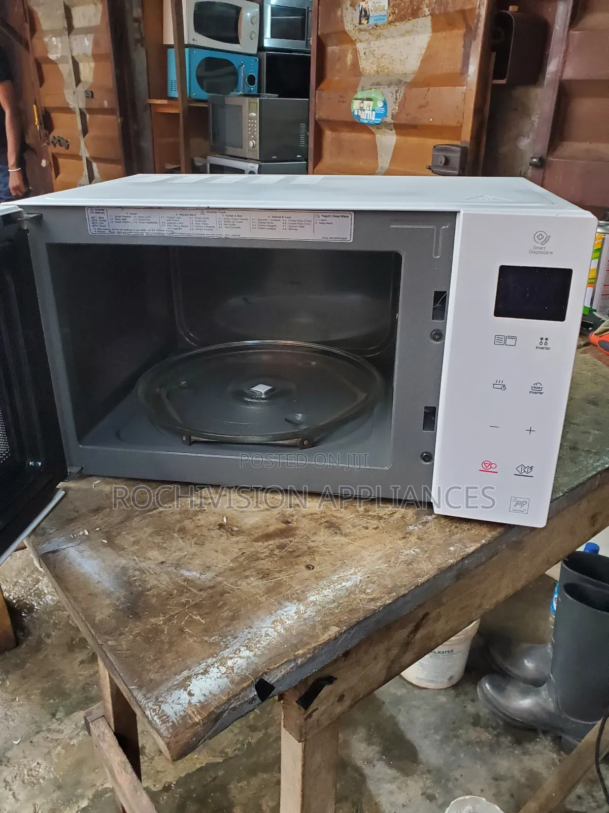 LG Smart Inverter Microwave Wit Oven and Grill Stylish White
