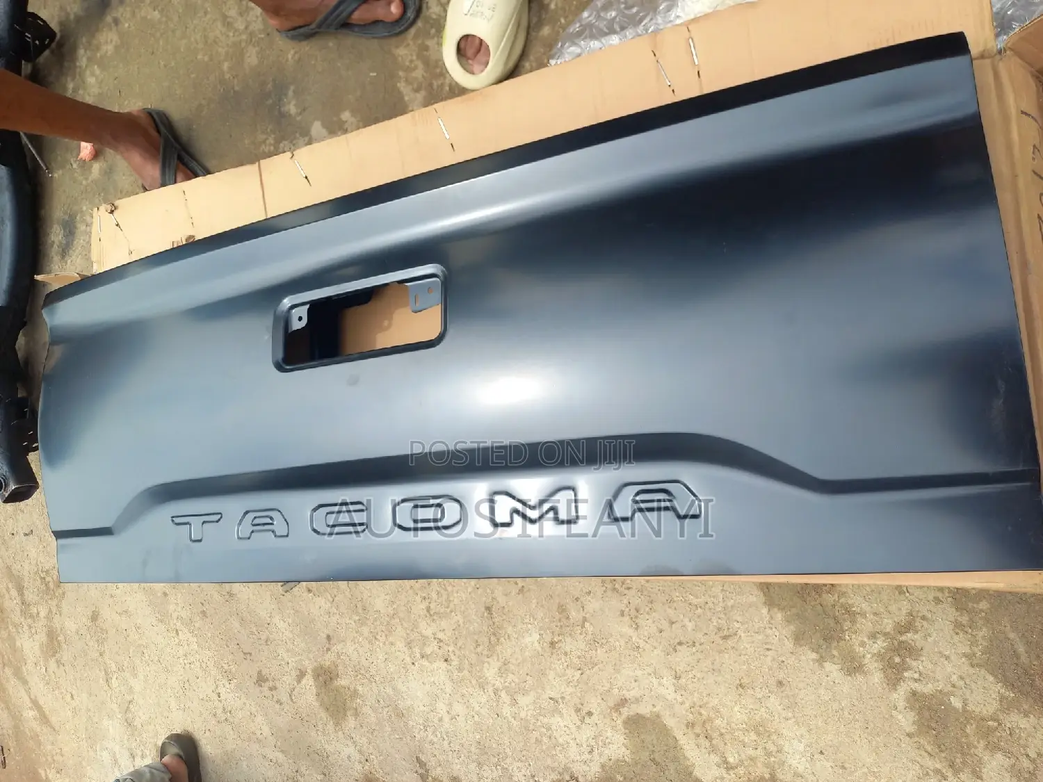 Booth for Toyota Tacoma 2022 Available Dm