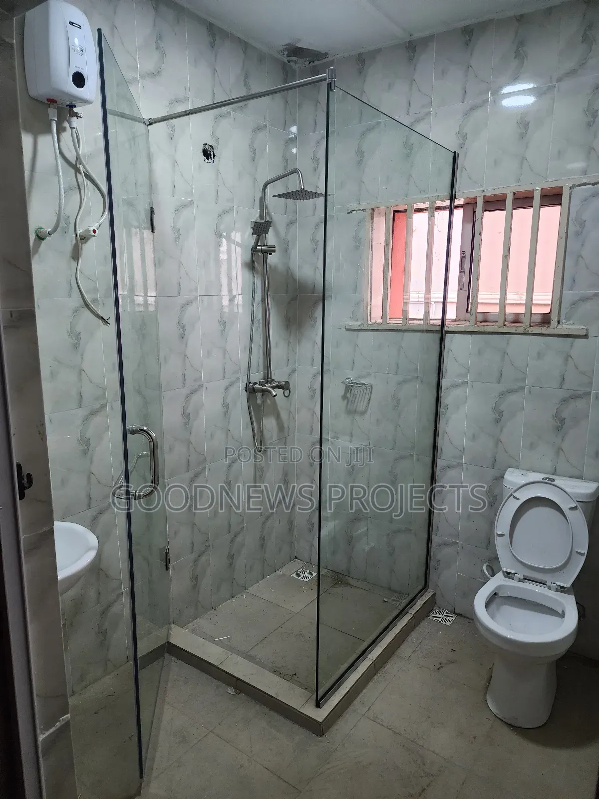 Cubicle Hinged Shower Glass